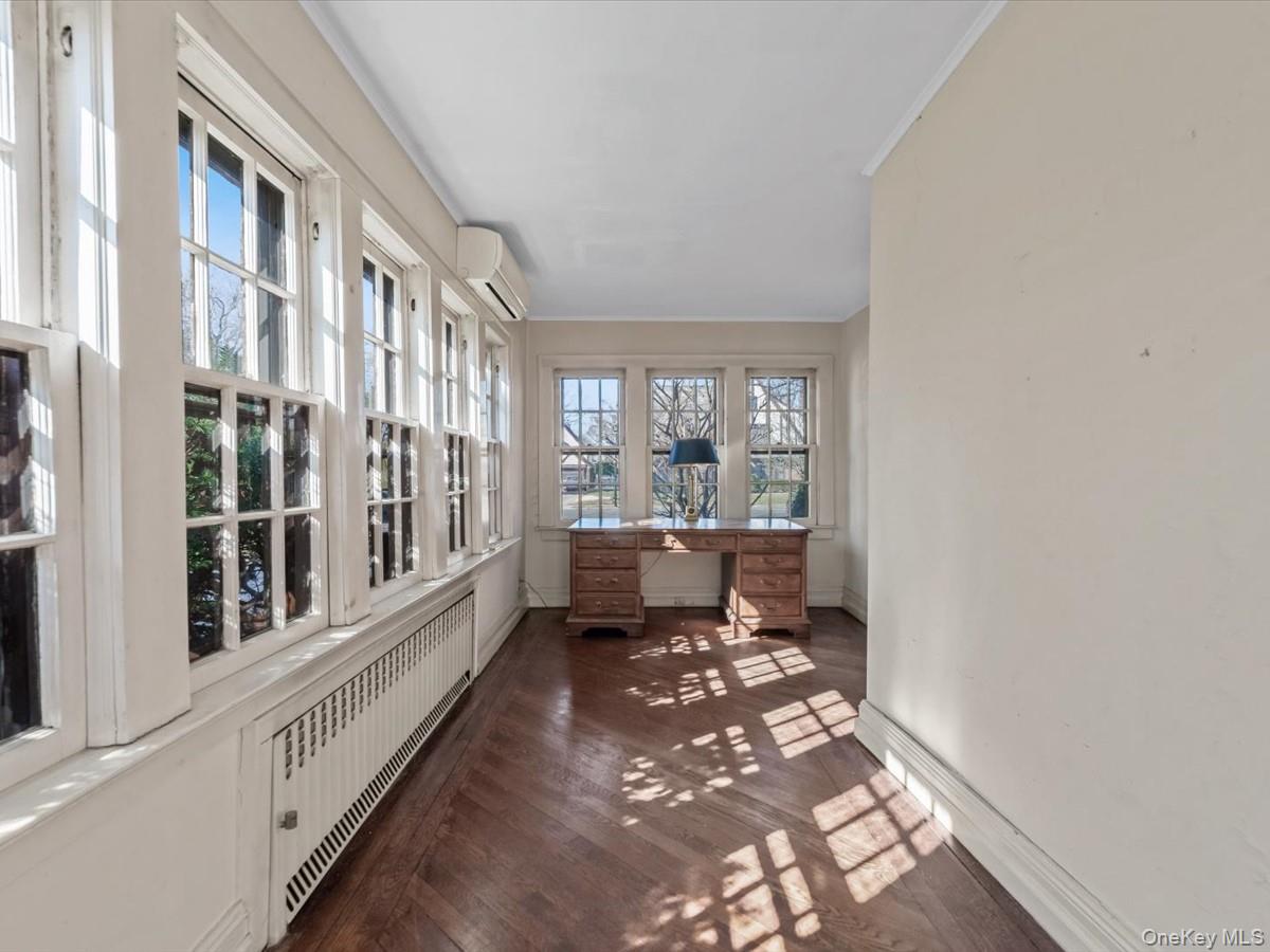 #17 photo, 109 Wickham Road, Garden City , NY 11530