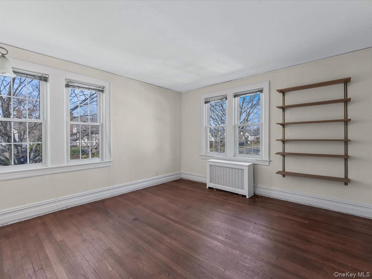 #20 photo, 109 Wickham Road, Garden City , NY 11530