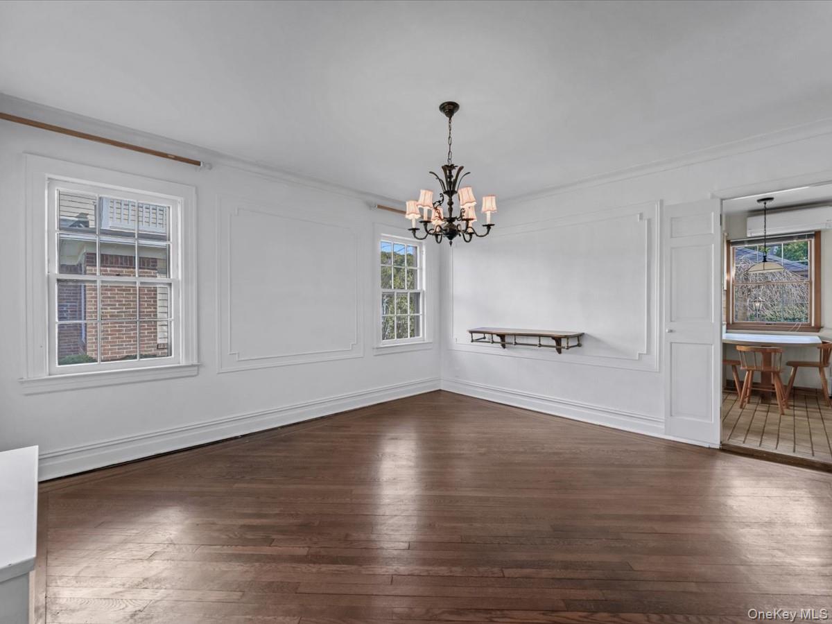 #9 photo, 109 Wickham Road, Garden City , NY 11530