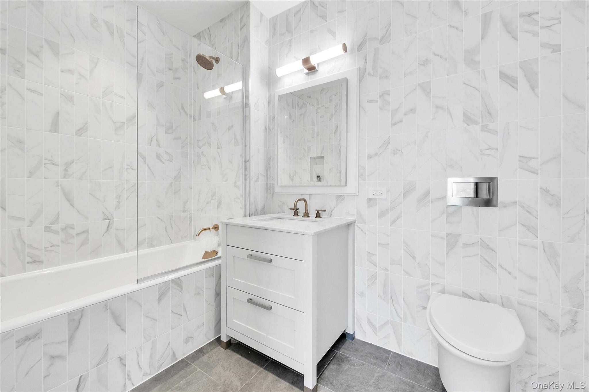 #19 photo, 107-06 Queens Boulevard, Forest Hills , NY 11375