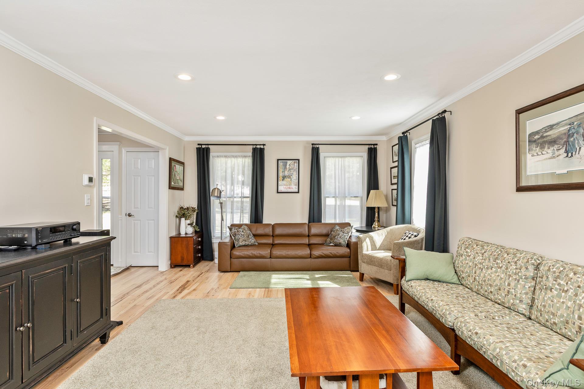 #12 photo, 277 River Road, Saint James , NY 11780