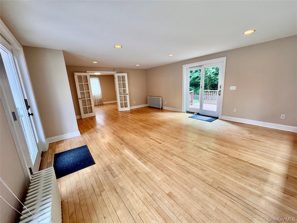 #3 photo, 2 Ruth Lane, Glenwood Landing , NY 11547