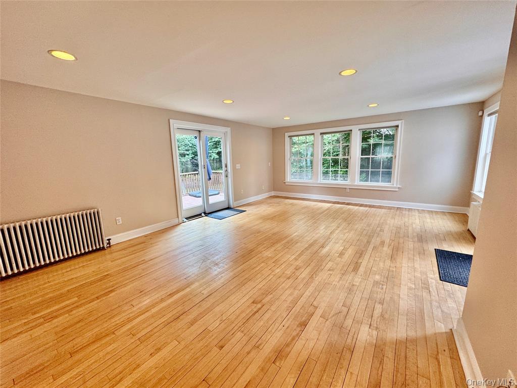 #4 photo, 2 Ruth Lane, Glenwood Landing , NY 11547