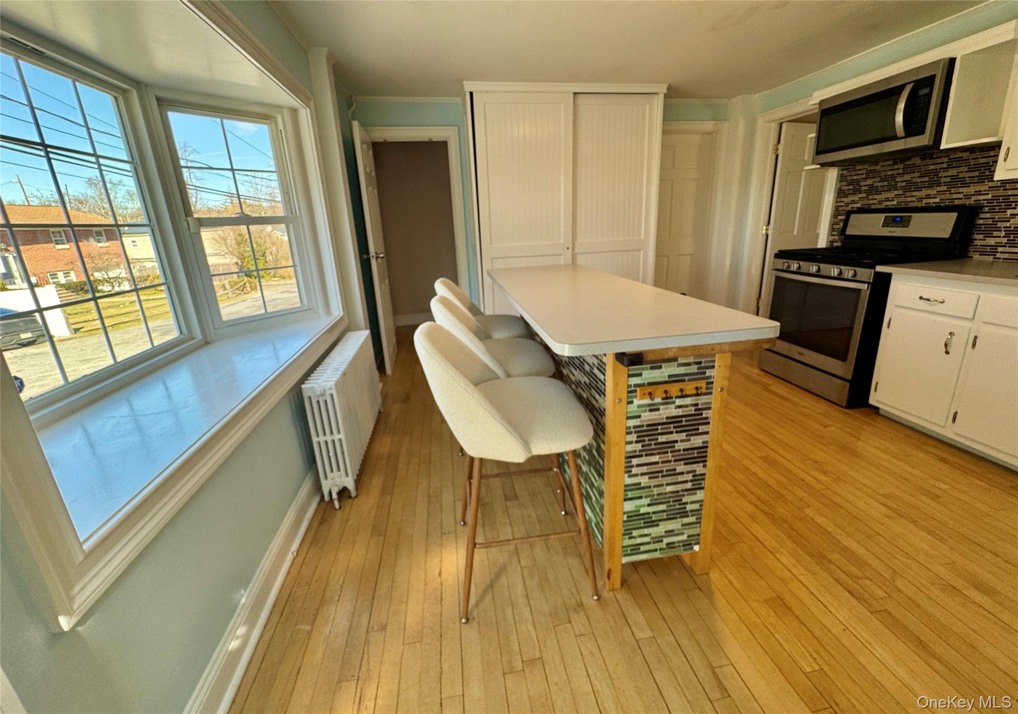 #6 photo, 2 Ruth Lane, Glenwood Landing , NY 11547