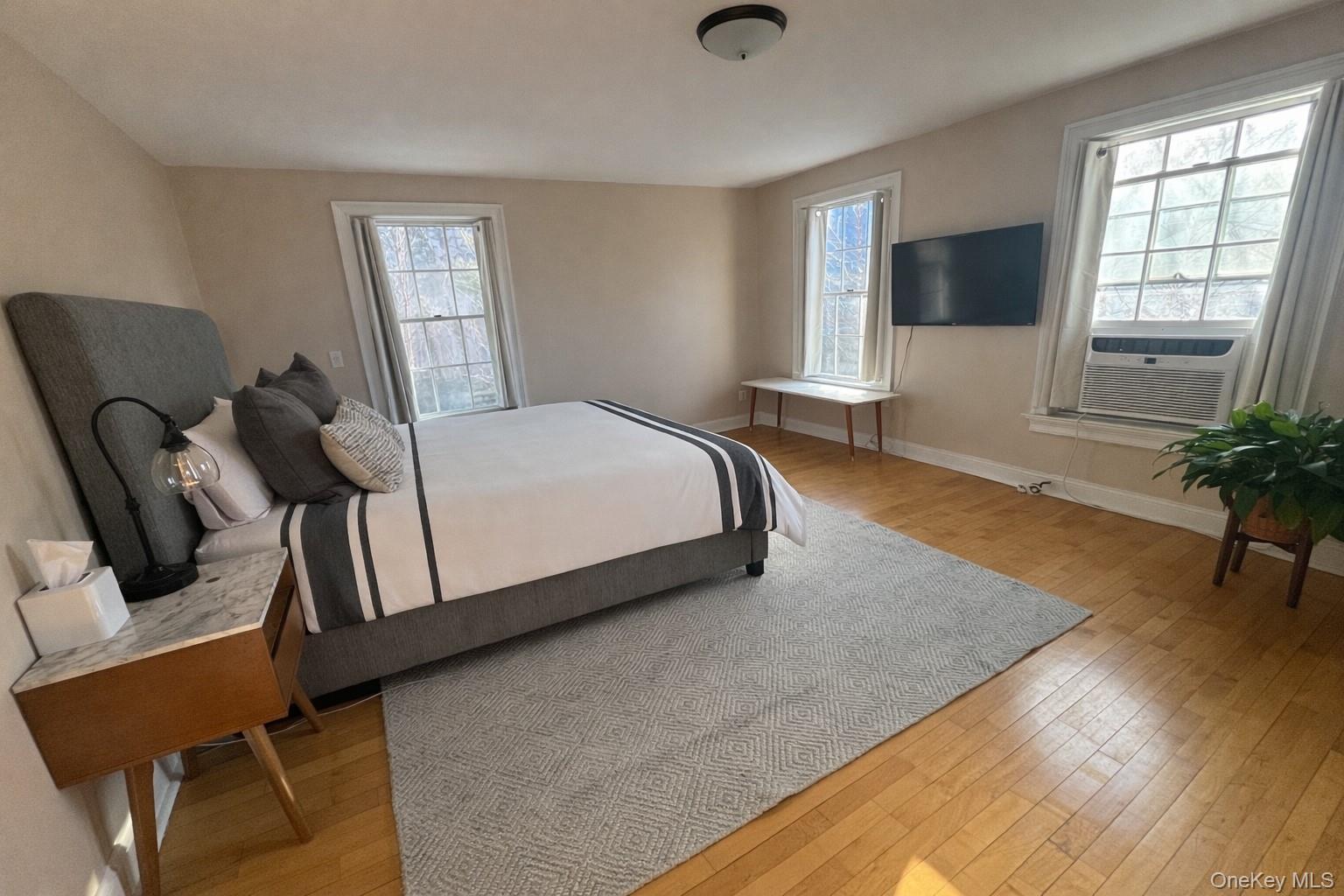 #9 photo, 2 Ruth Lane, Glenwood Landing , NY 11547