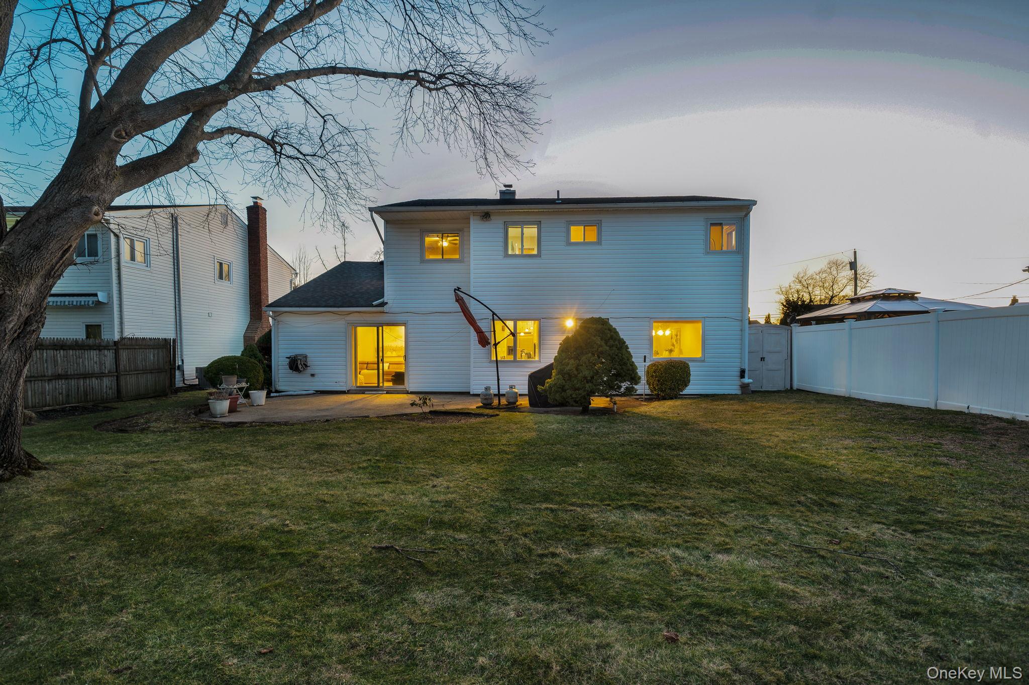 #4 photo, 3147 Denton Drive, Merrick , NY 11566