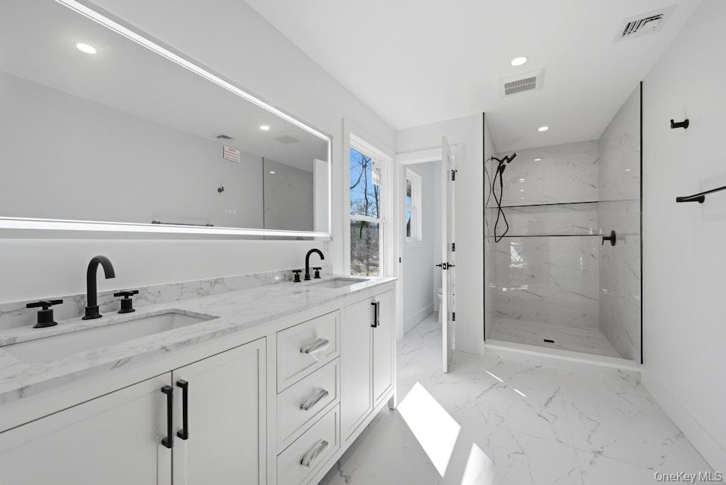 #20 photo, 1 Lotto Court, 東長島 Lake Grove , NY 11755