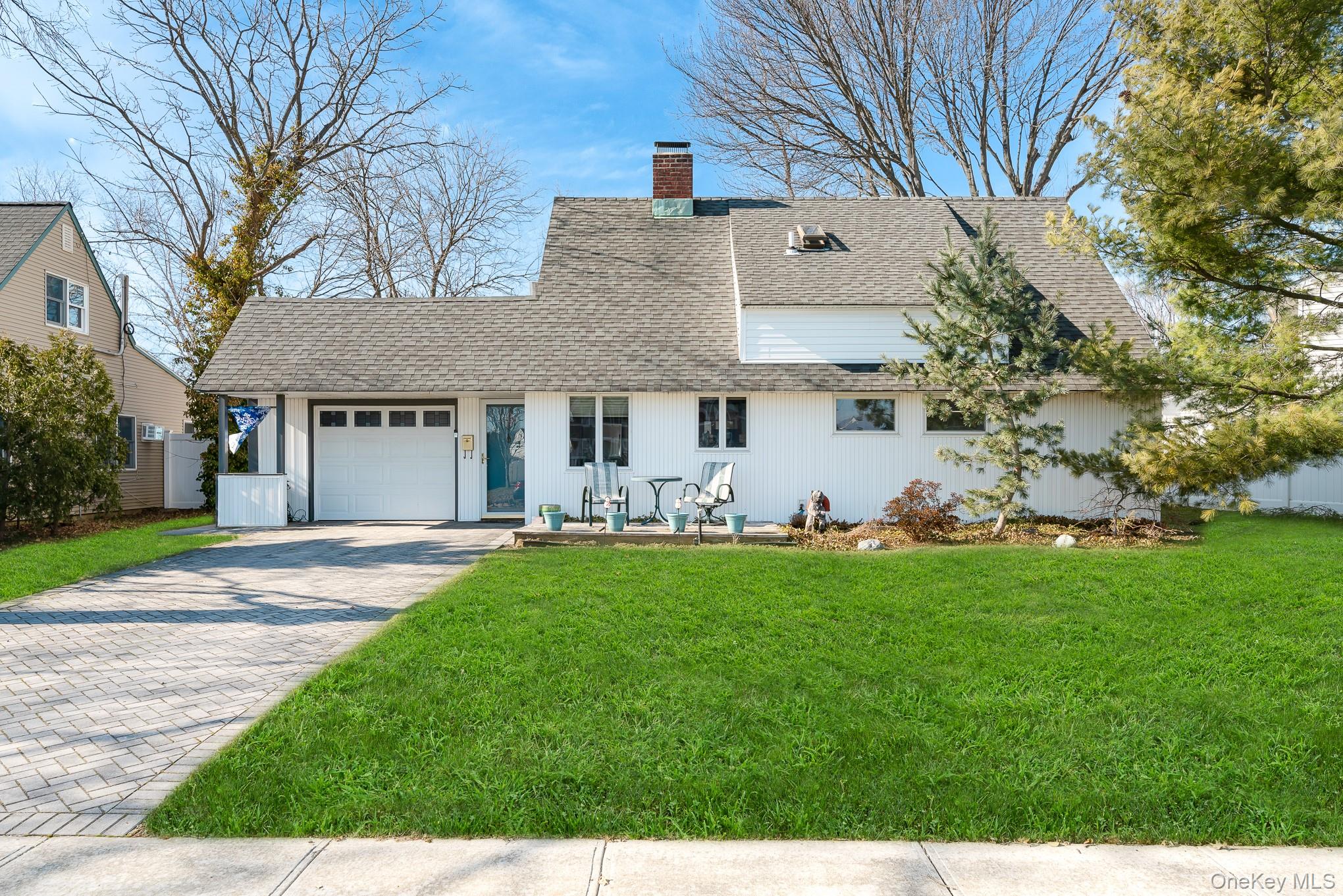 #1 photo, 44 Disc Lane, Wantagh , NY 11793