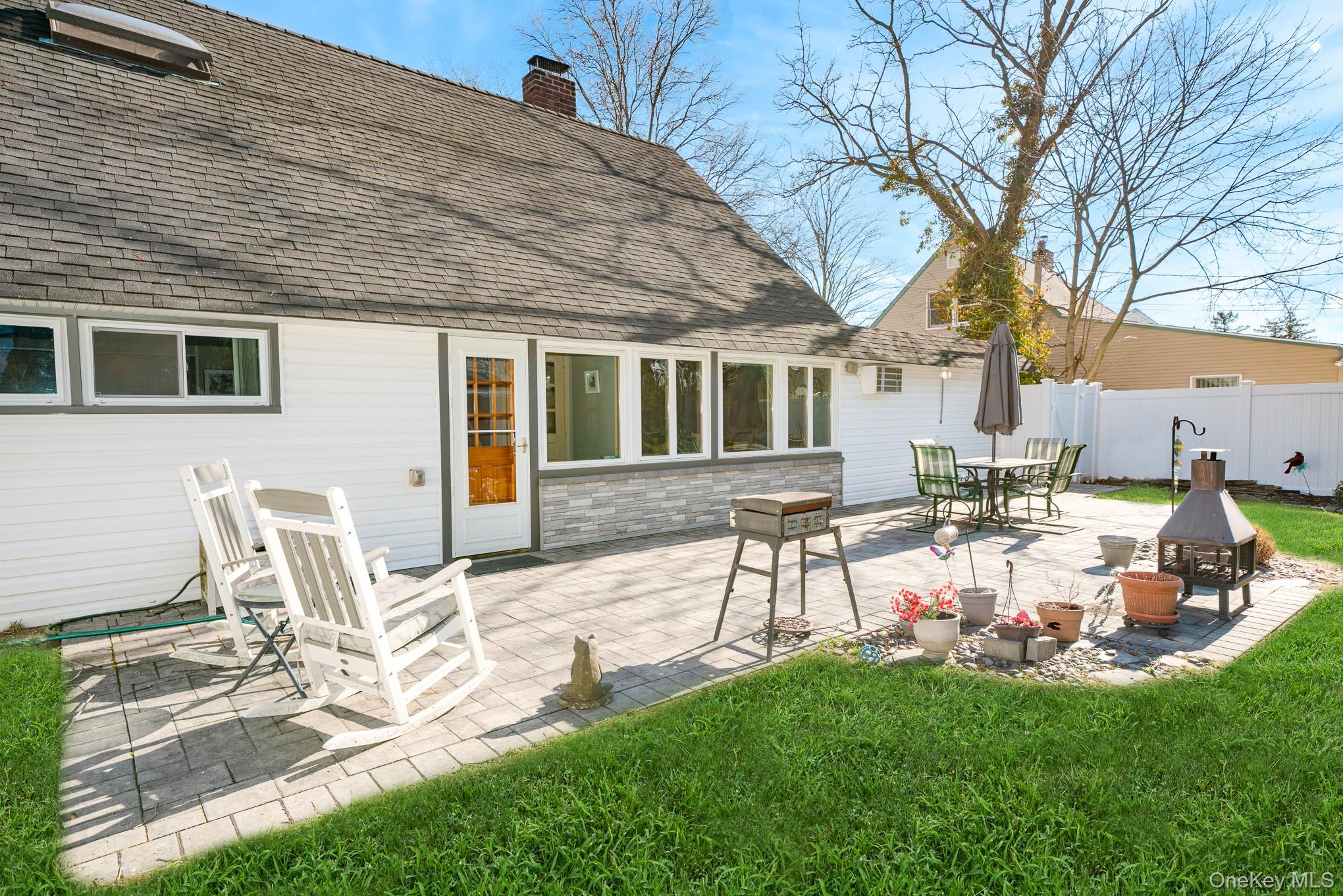 #19 photo, 44 Disc Lane, Wantagh , NY 11793