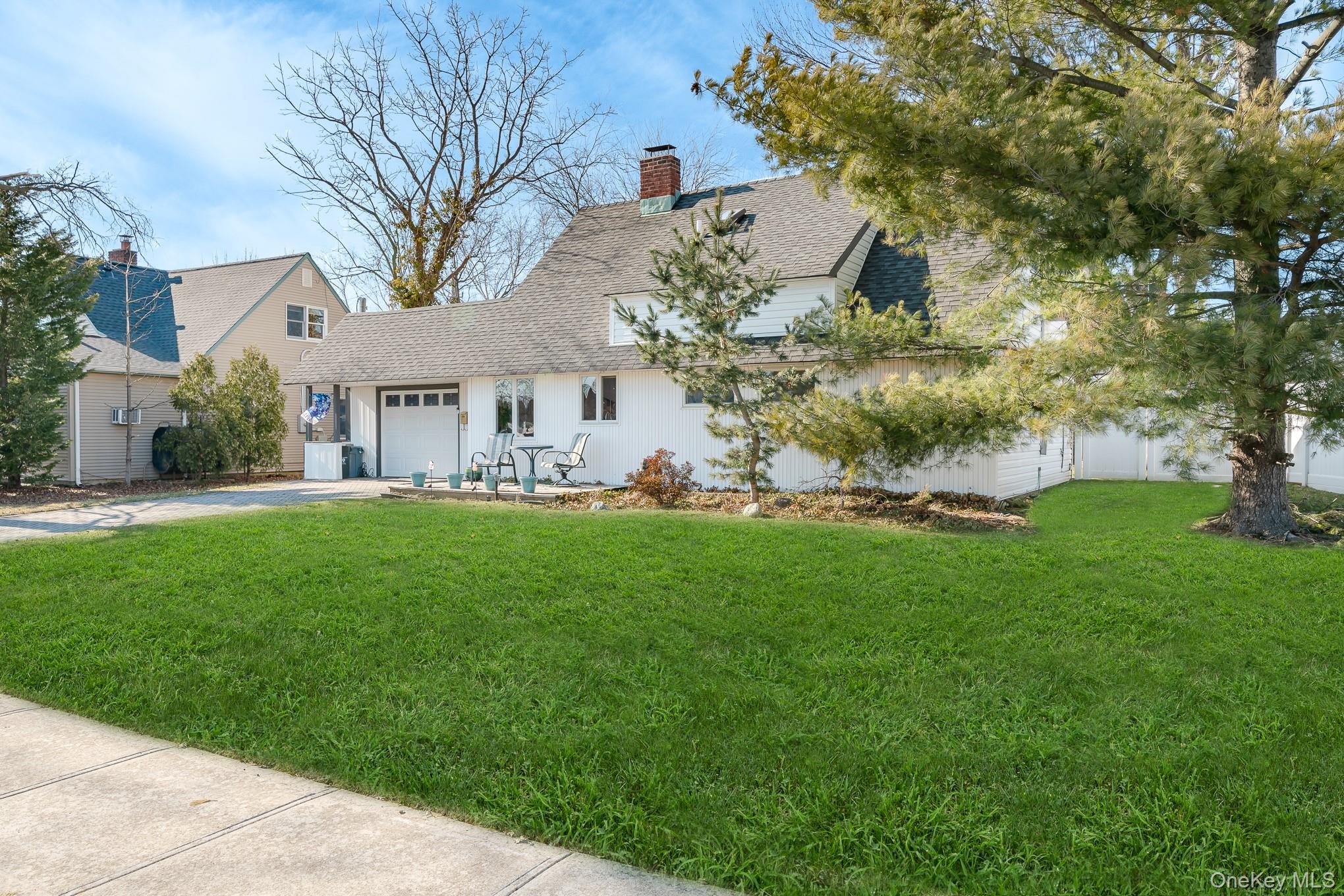 #3 photo, 44 Disc Lane, Wantagh , NY 11793