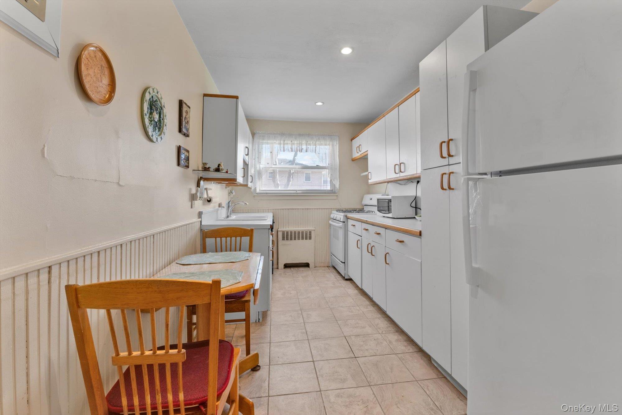 #11 photo, 8105 268th Street, New Hyde Park , NY 11040