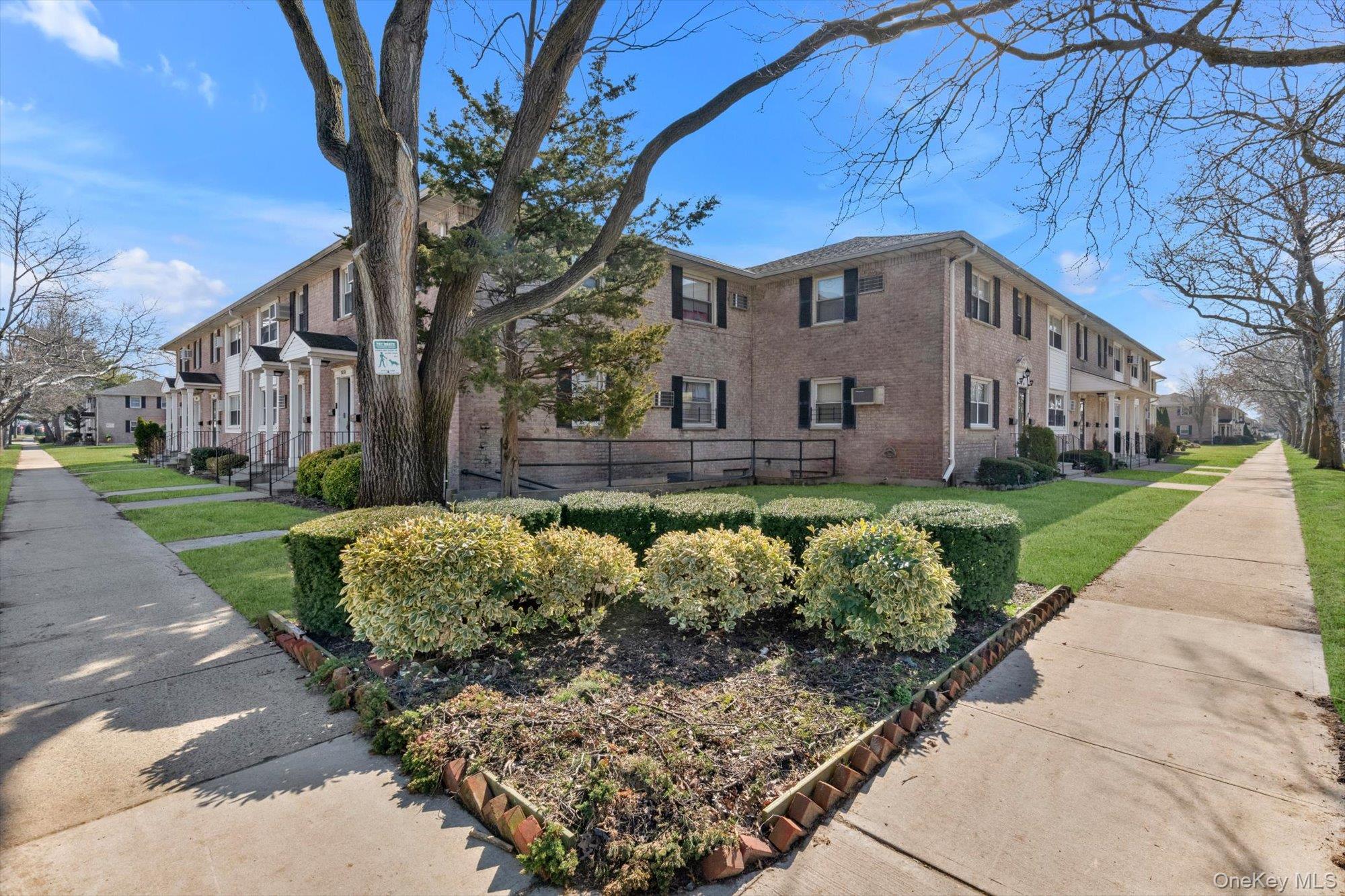 #2 photo, 8105 268th Street, New Hyde Park , NY 11040