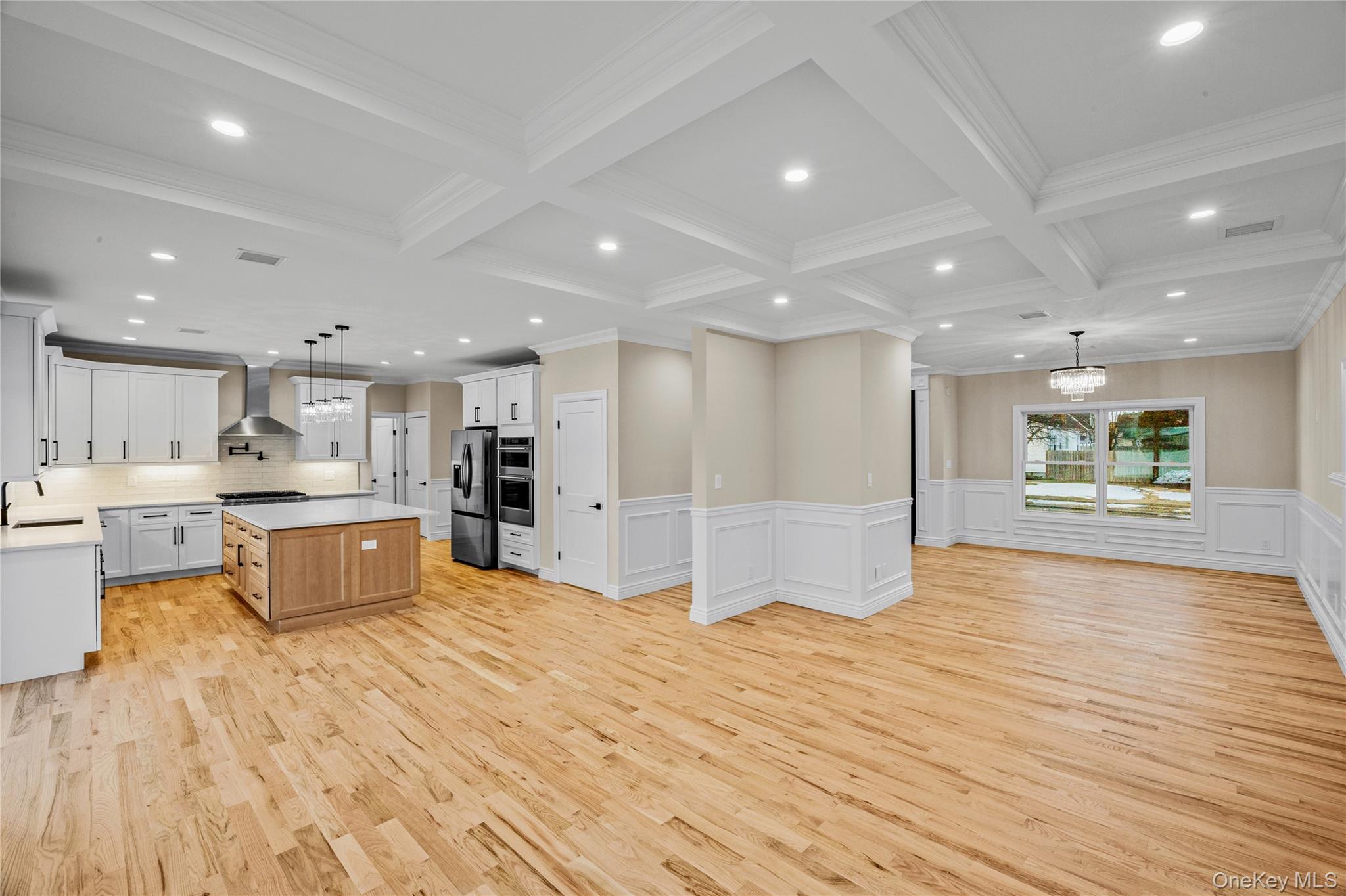 #14 photo, 3860 Hudson Avenue, 長島 Seaford , NY 11783