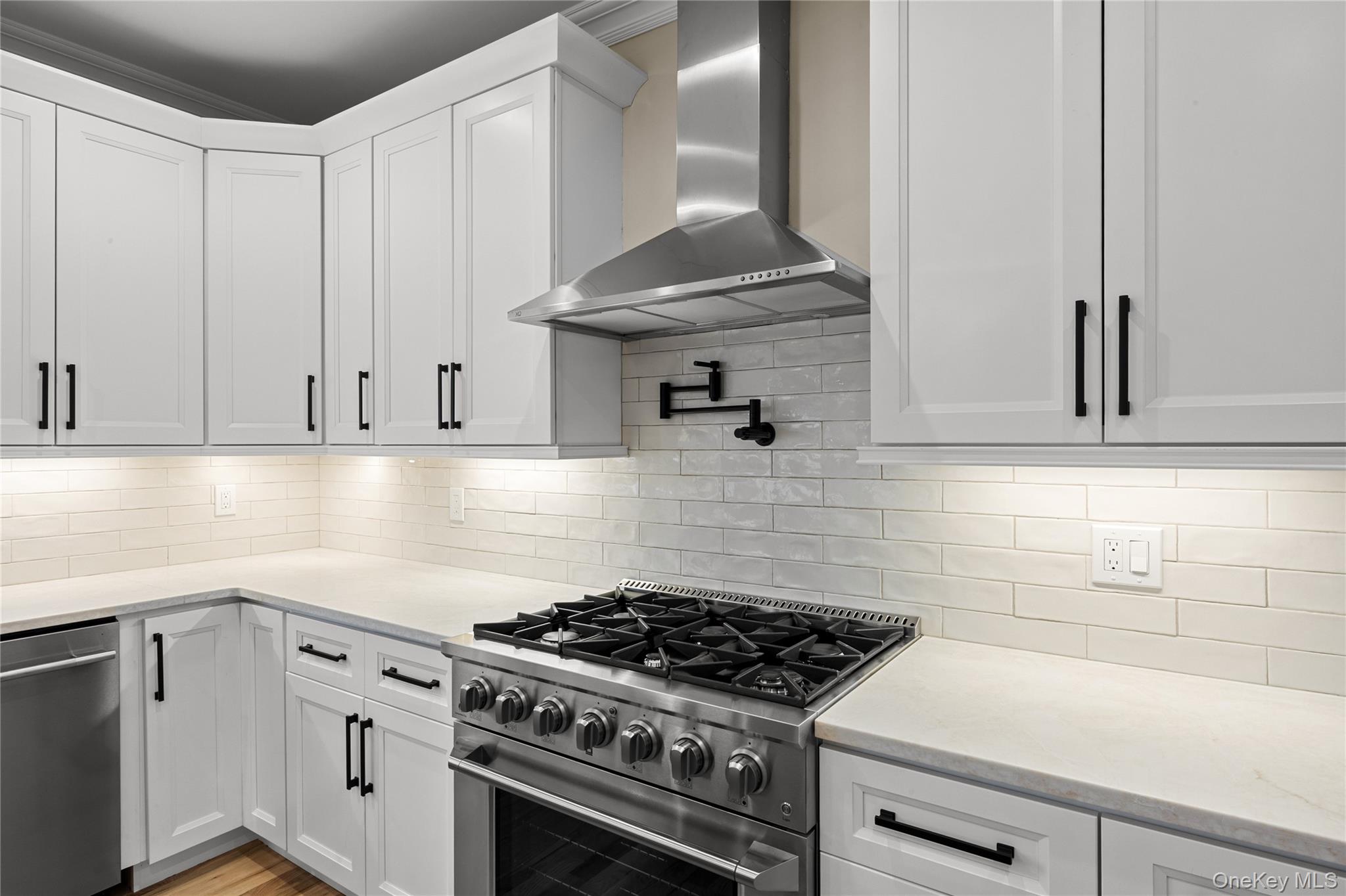 #8 photo, 3860 Hudson Avenue, 長島 Seaford , NY 11783