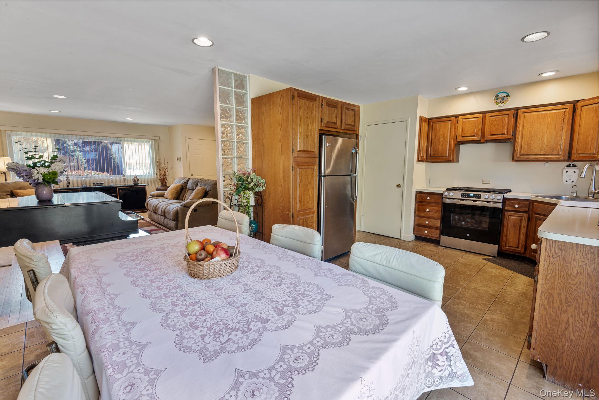 #5 photo, 37 Grist Mill Lane, Halesite , NY 11743