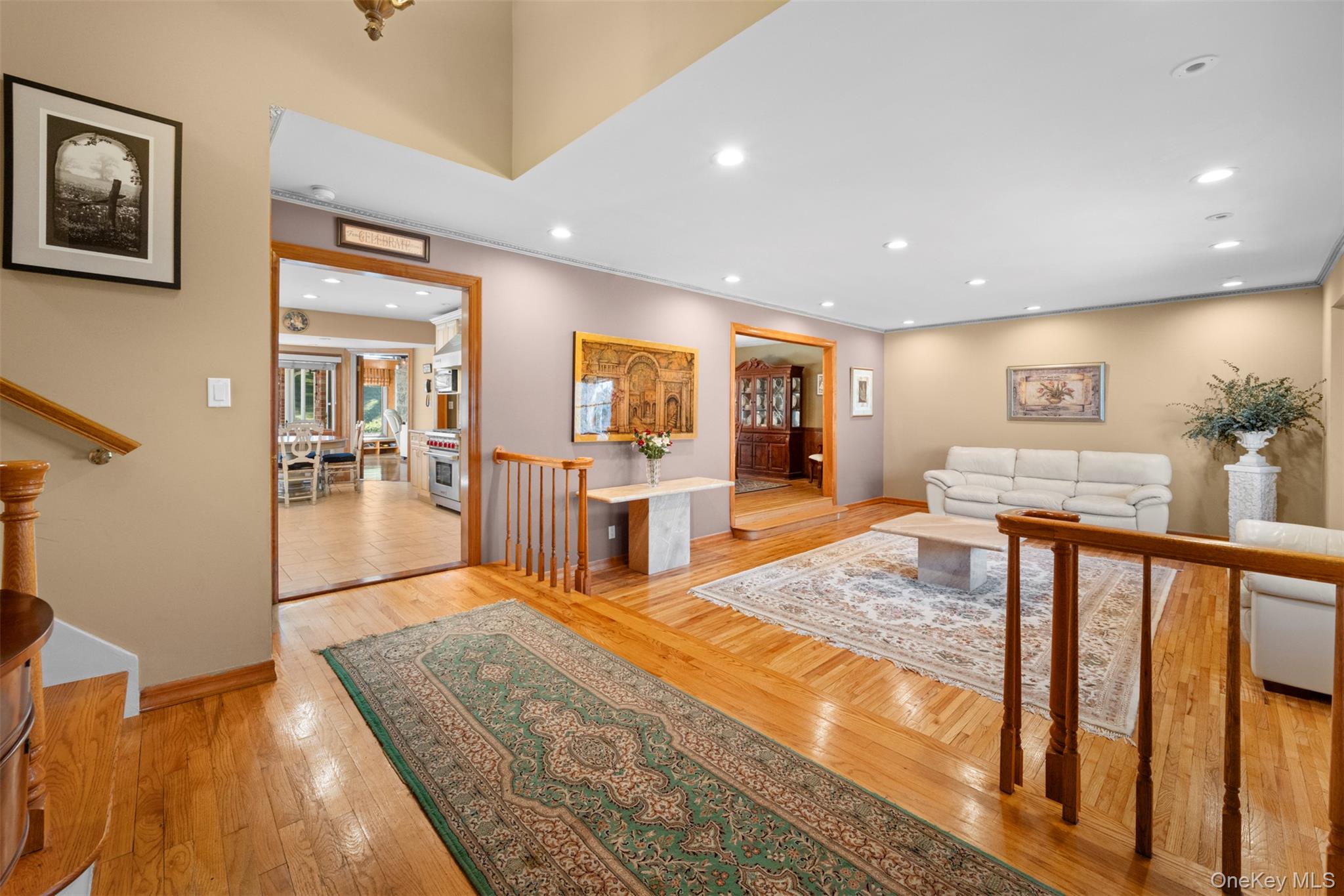 #4 photo, 22 Ravine Road, Great Neck , NY 11023