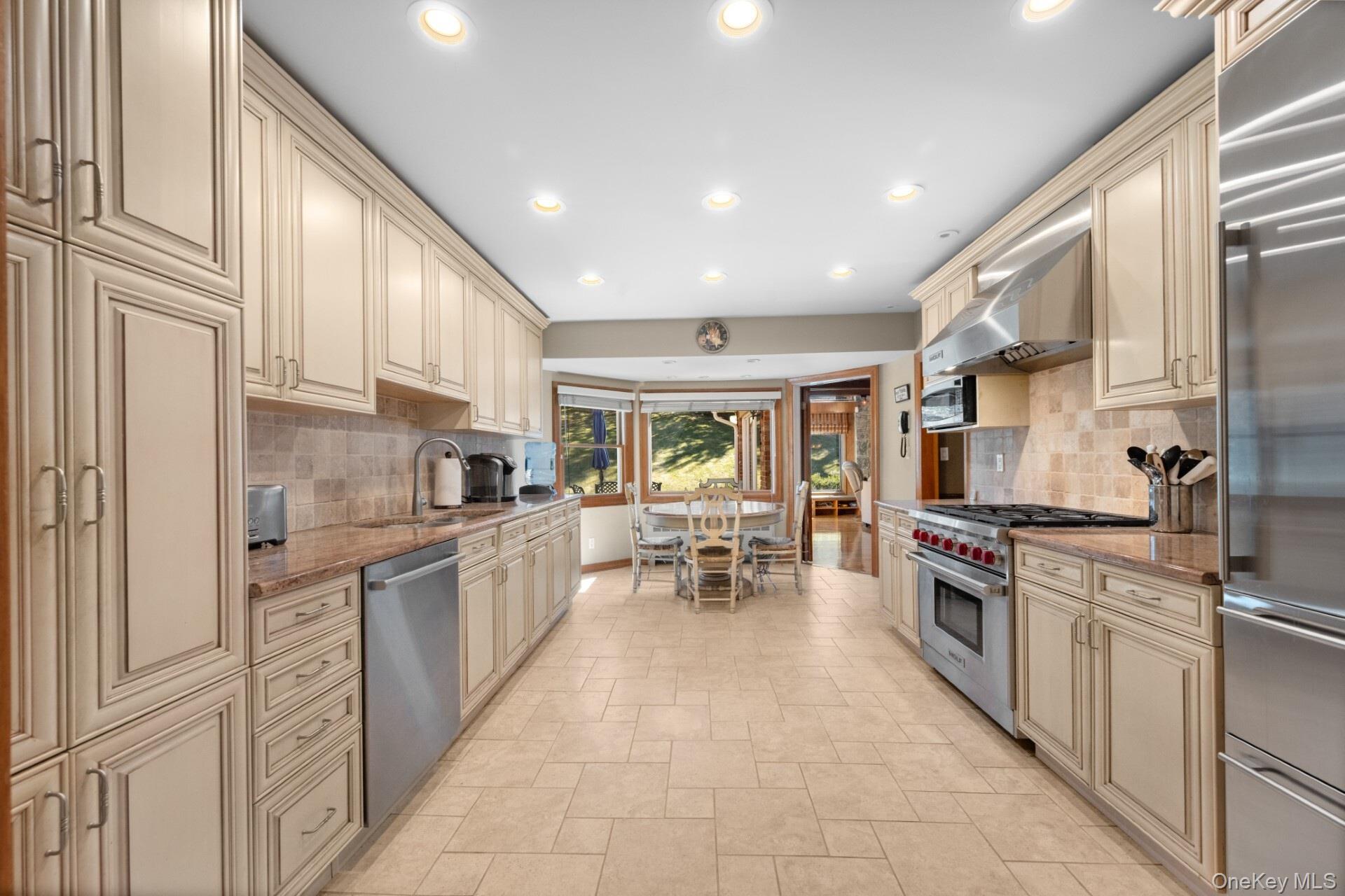 #9 photo, 22 Ravine Road, Great Neck , NY 11023