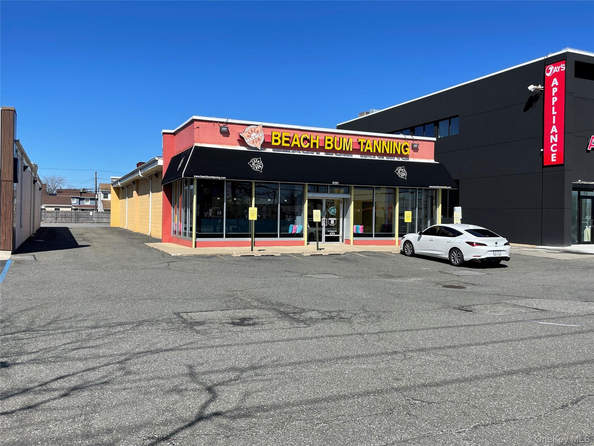 #1 photo, 3151 Hempstead, מחוז נסאו Levittown , NY 11756