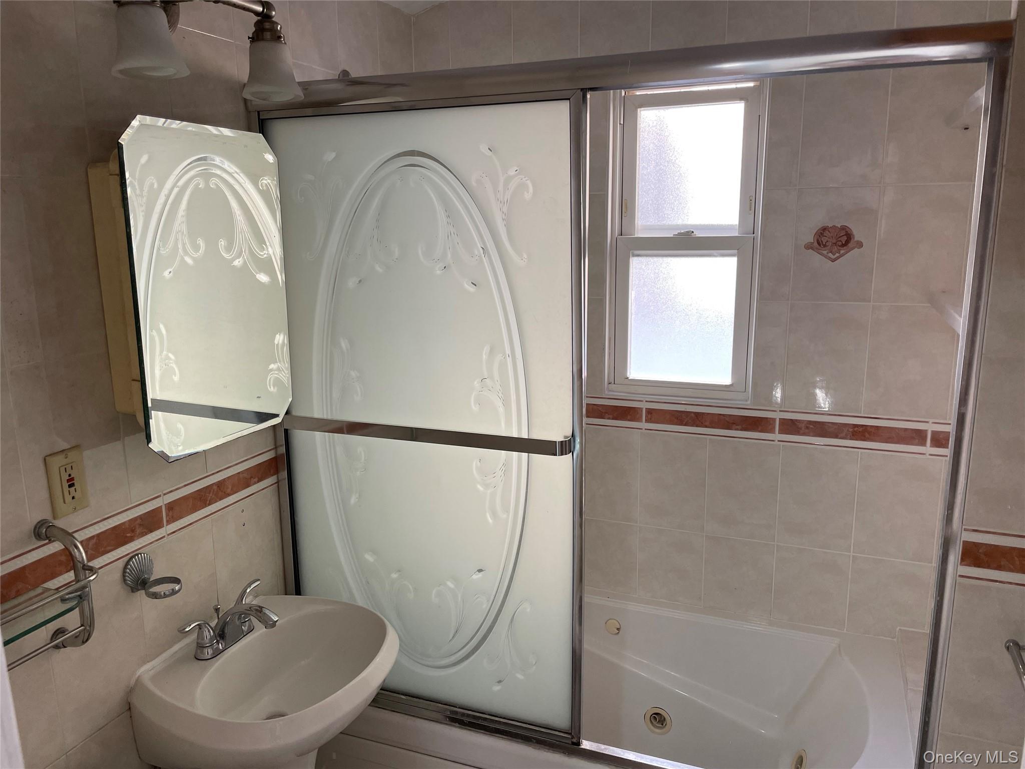 #4 photo, 7662 172nd Street, Fresh Meadows , NY 11366