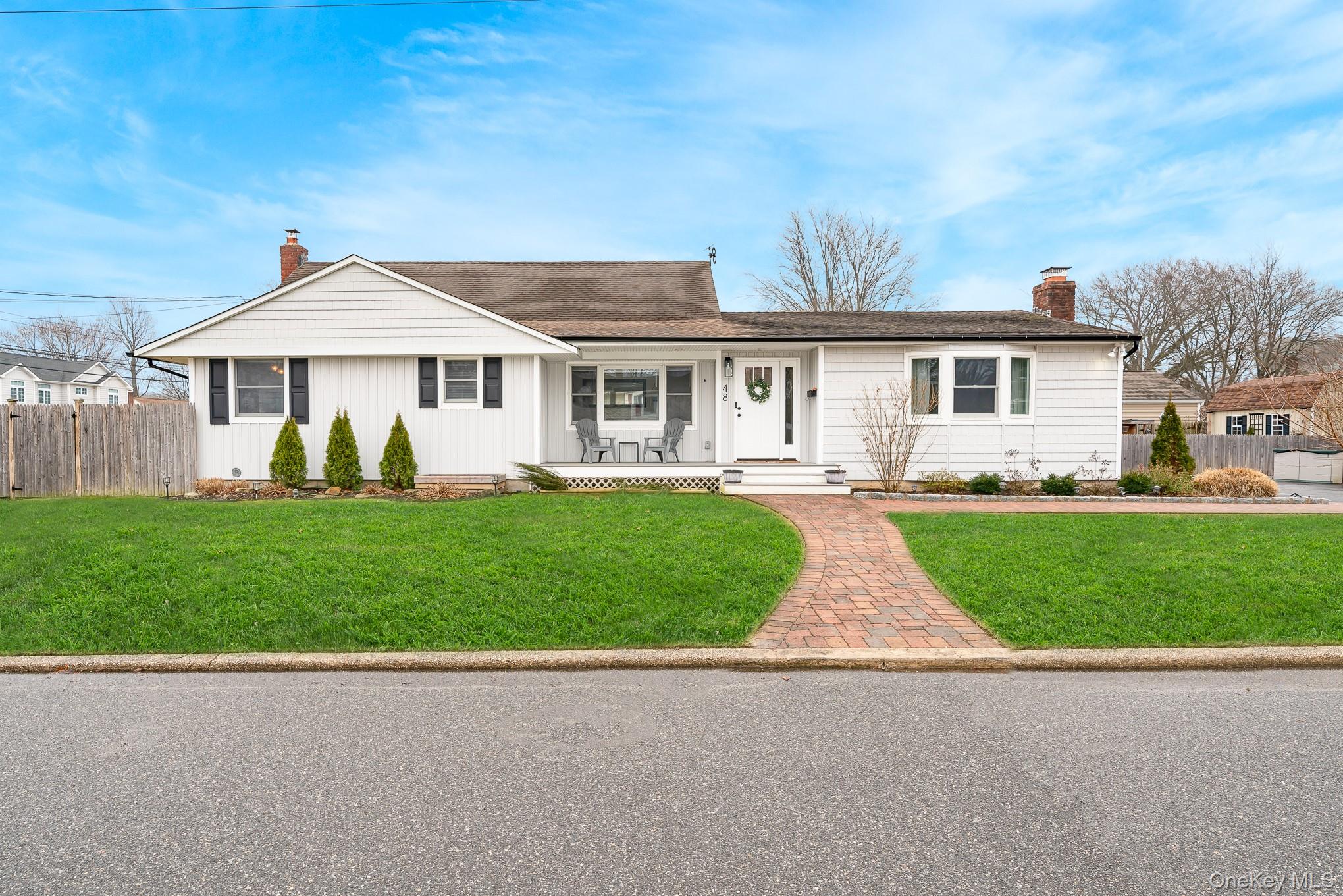 #1 photo, 48 Butler Street, 롱 아일랜드 West Islip , NY 11795