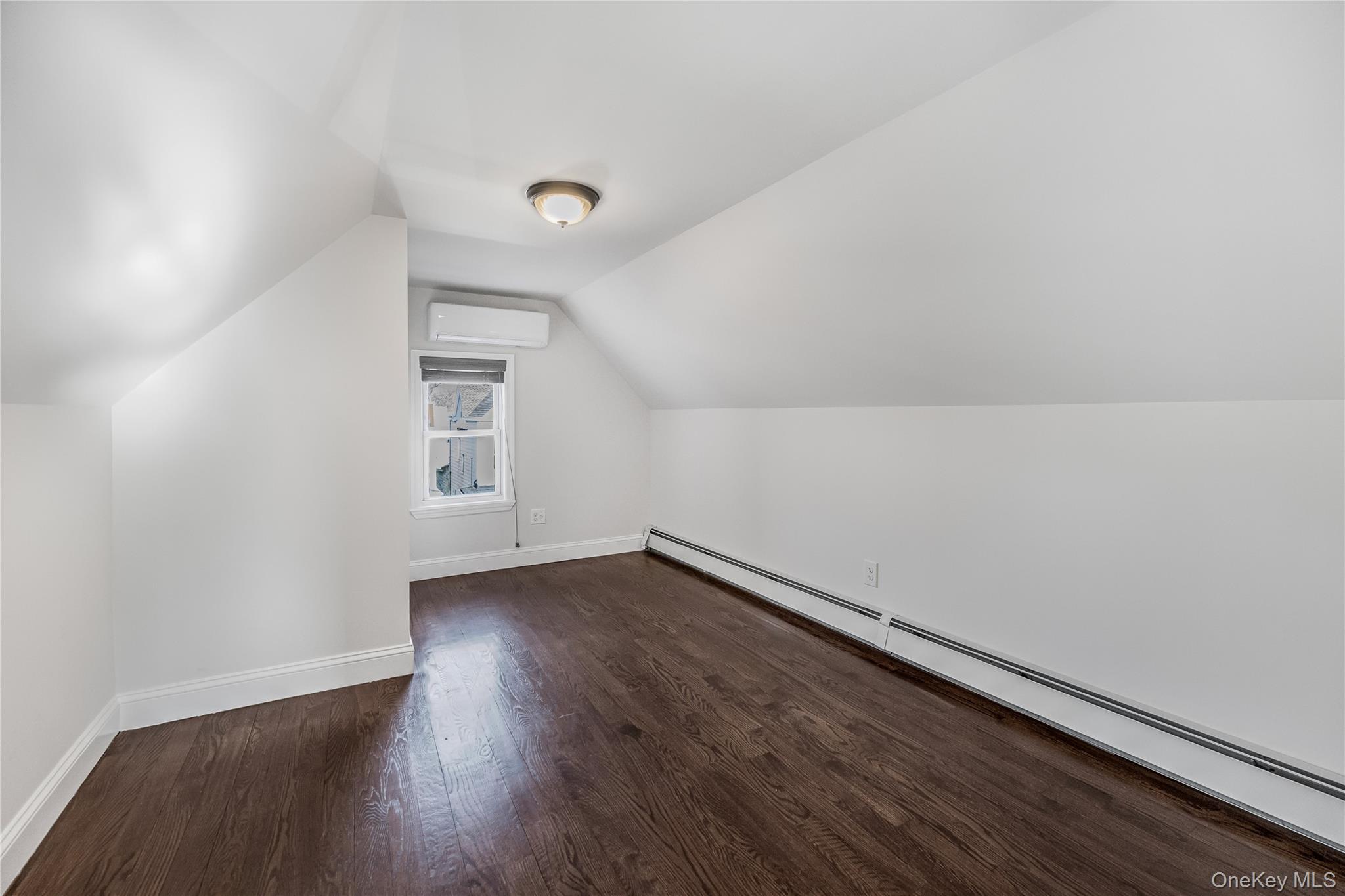 #11 photo, 1837 Wallace Avenue, 布朗士 Bronx , NY 10462