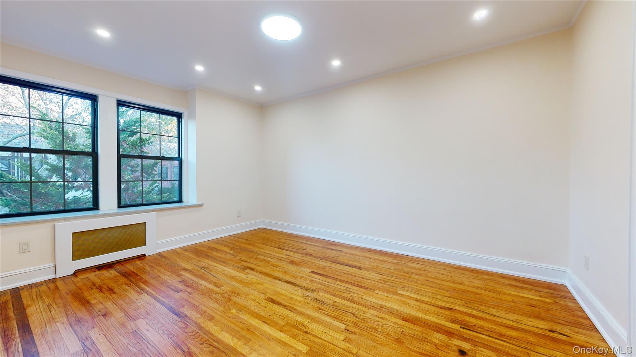 #16 photo, 90-09 68th Avenue, कुईंस Forest Hills , NY 11375