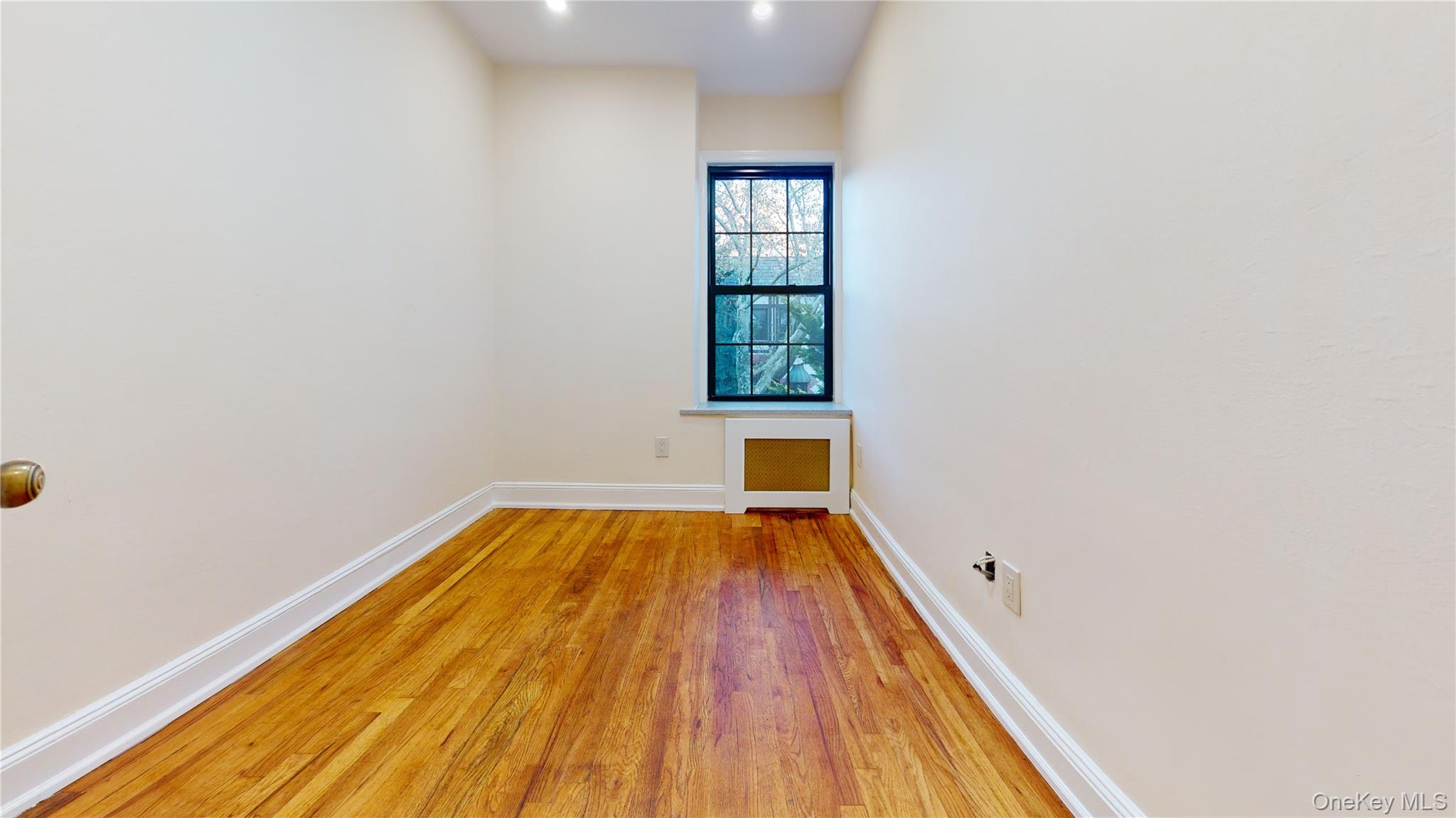 #19 photo, 90-09 68th Avenue, कुईंस Forest Hills , NY 11375