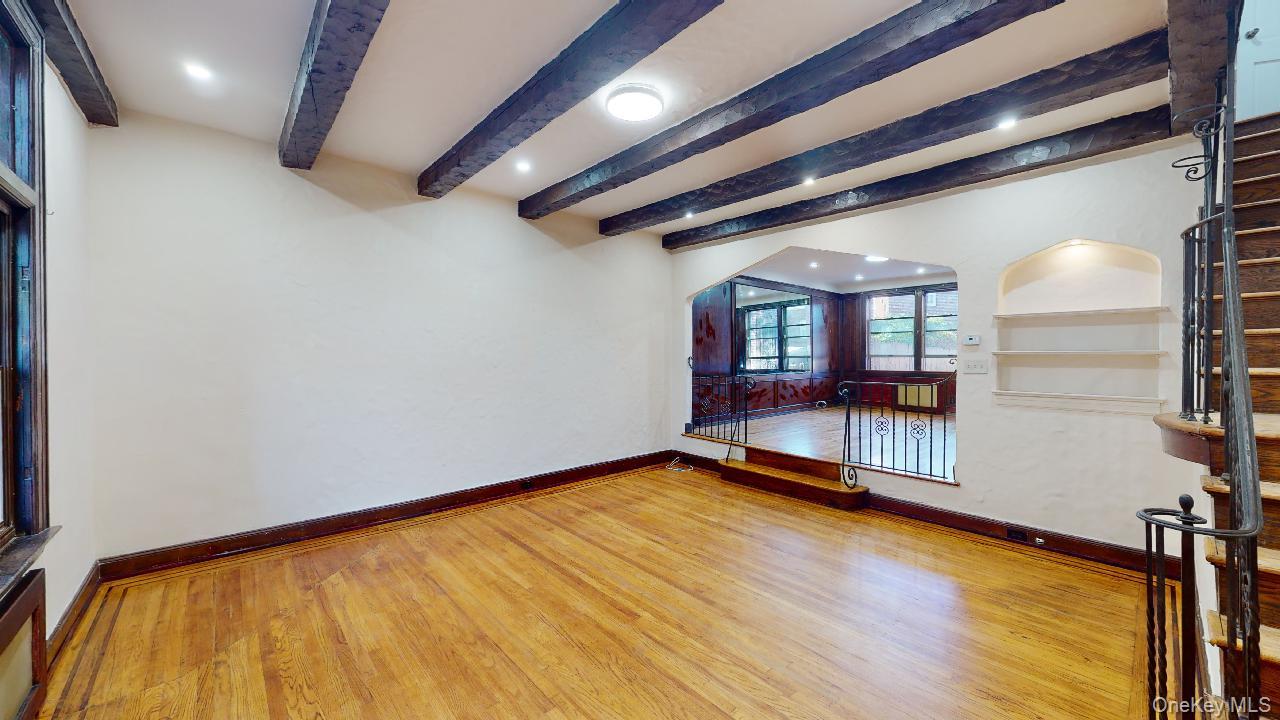 #4 photo, 90-09 68th Avenue, कुईंस Forest Hills , NY 11375