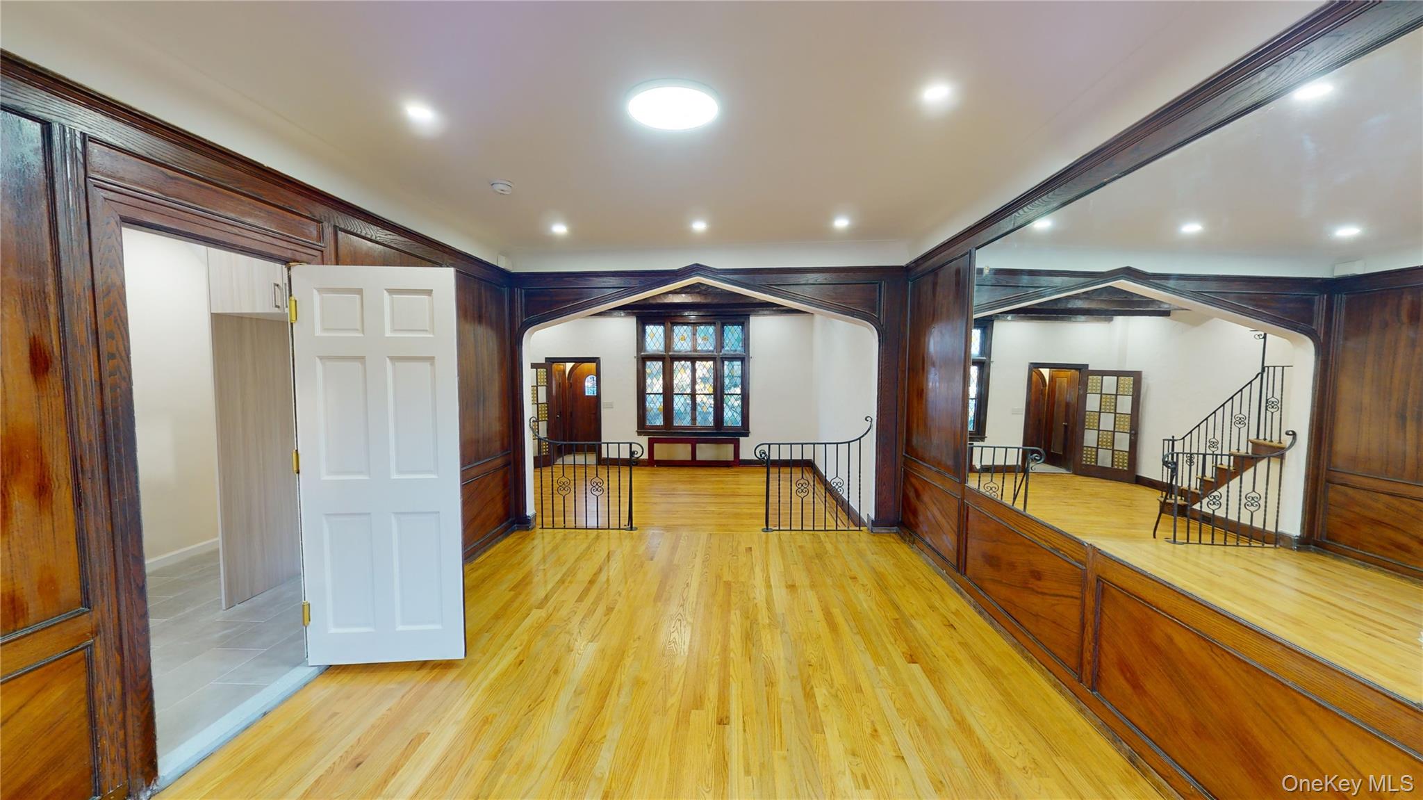 #8 photo, 90-09 68th Avenue, कुईंस Forest Hills , NY 11375