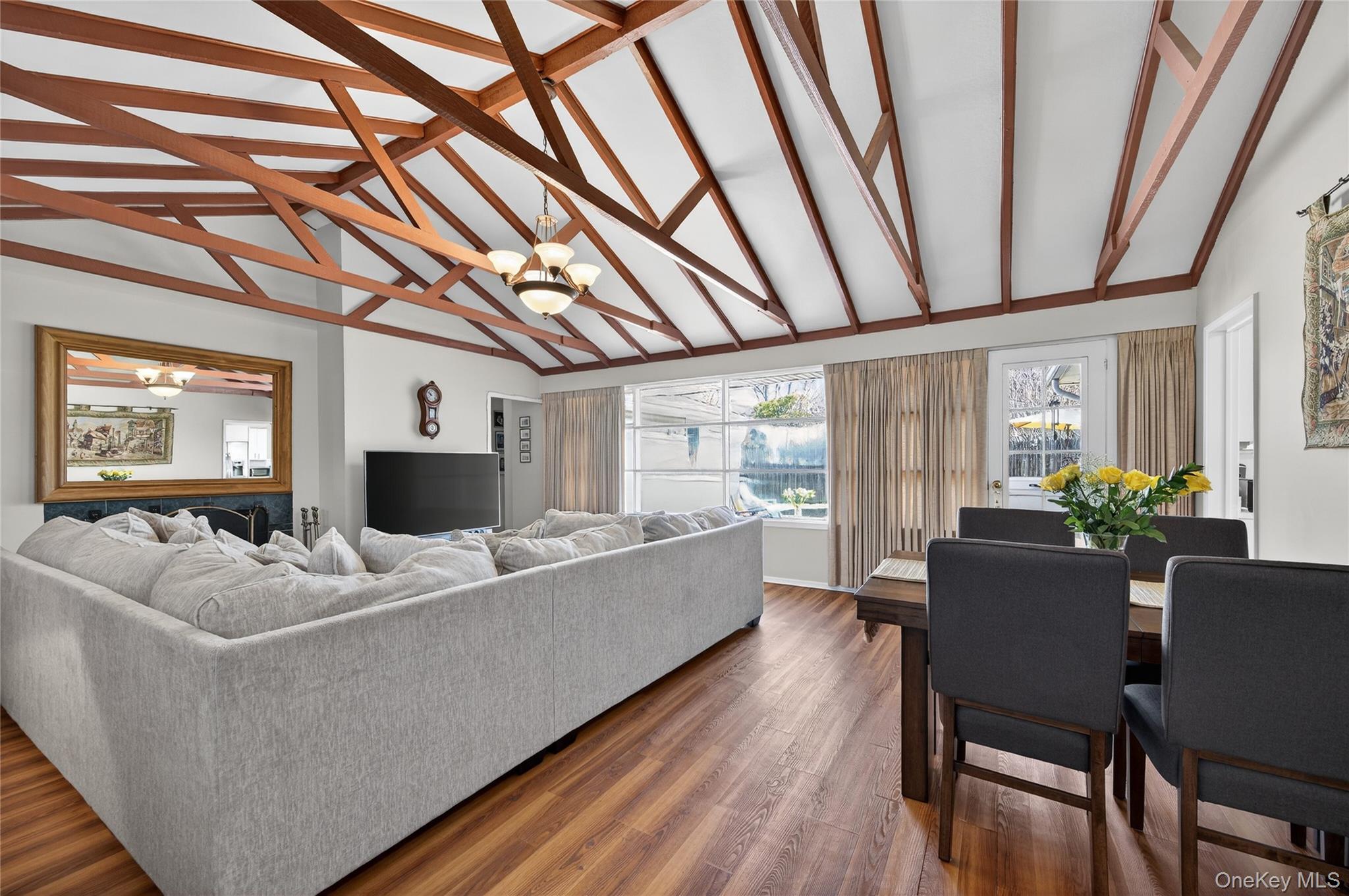 #3 photo, 6 Wellington Road, Greenvale , NY 11548