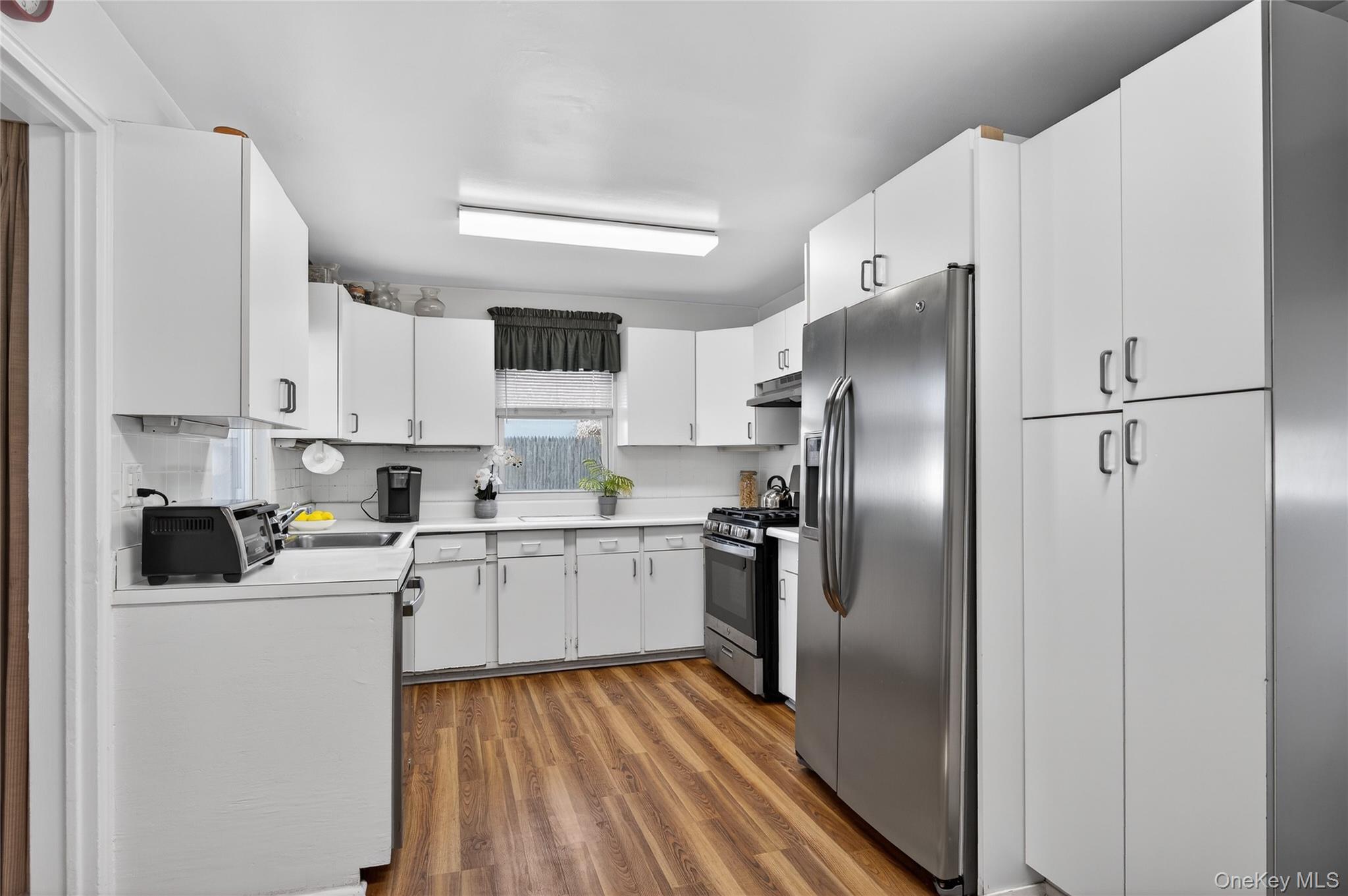 #7 photo, 6 Wellington Road, Greenvale , NY 11548