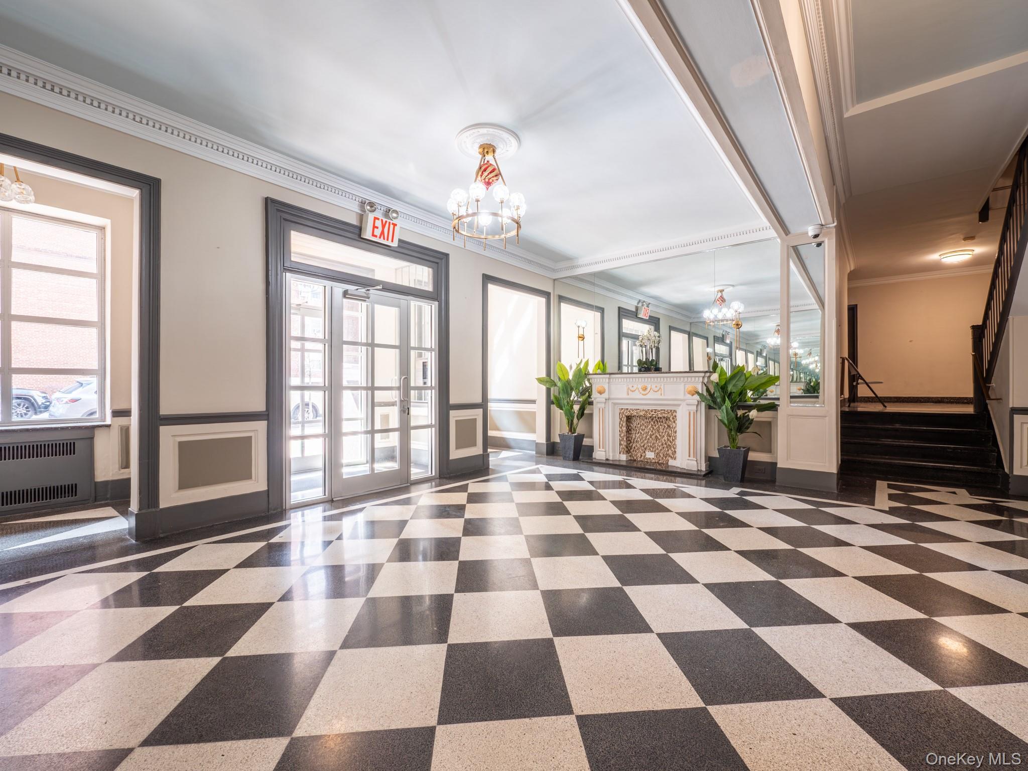 #2 photo, 64-85 Saunders Street, كوينز Rego Park , NY 11375