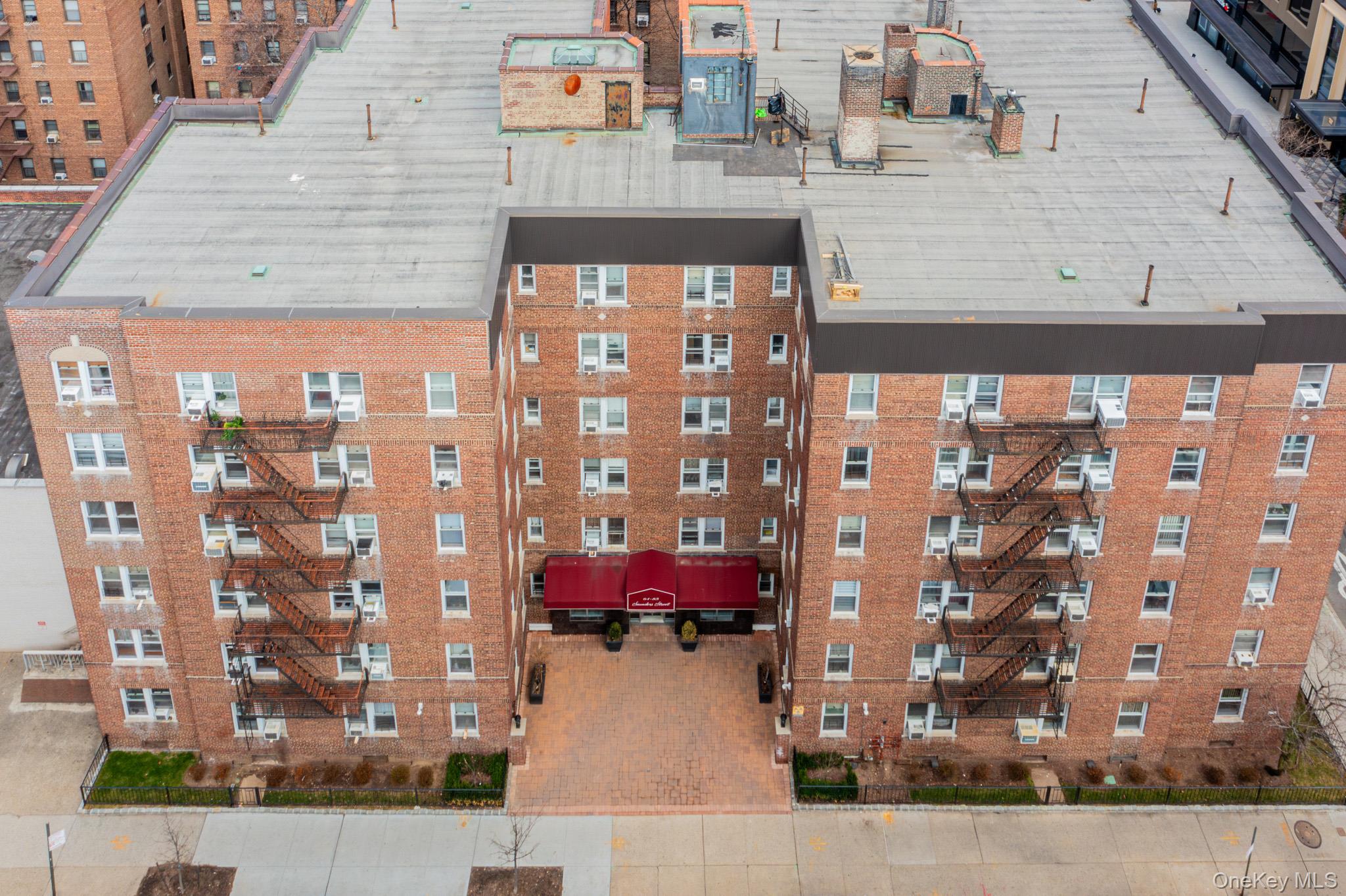 #3 photo, 64-85 Saunders Street, كوينز Rego Park , NY 11375