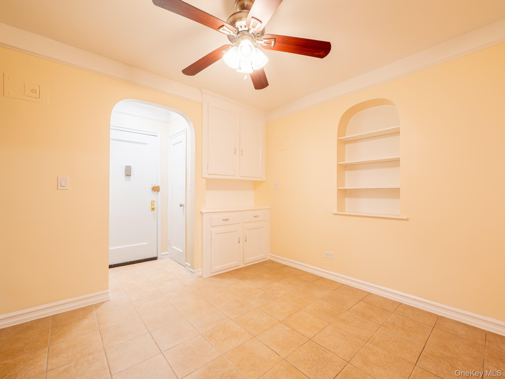 #5 photo, 64-85 Saunders Street, كوينز Rego Park , NY 11375