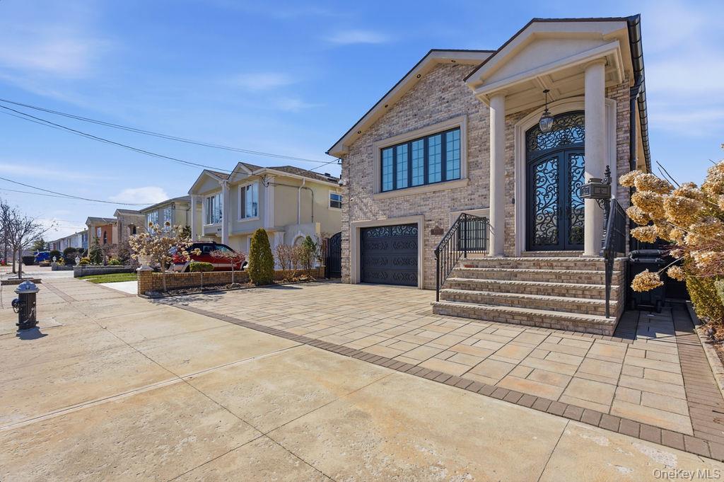 #1 photo, 160-14 83rd Street, कुईंस Howard Beach , NY 11414