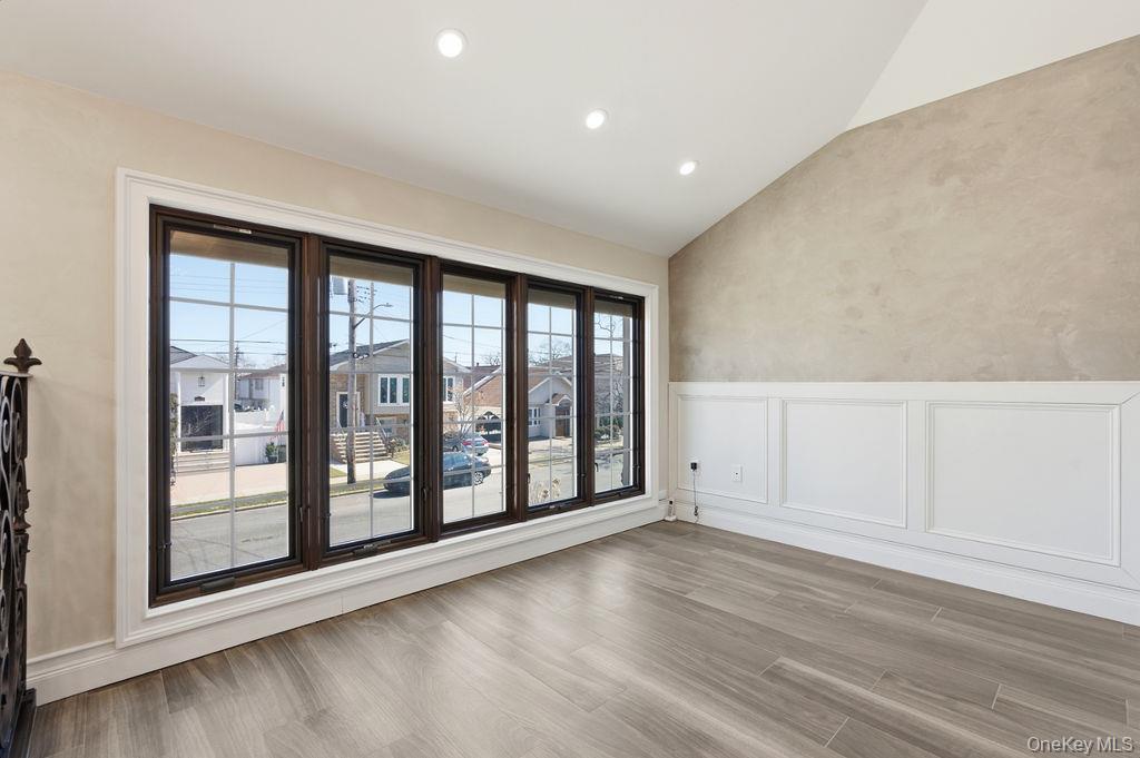 #13 photo, 160-14 83rd Street, कुईंस Howard Beach , NY 11414