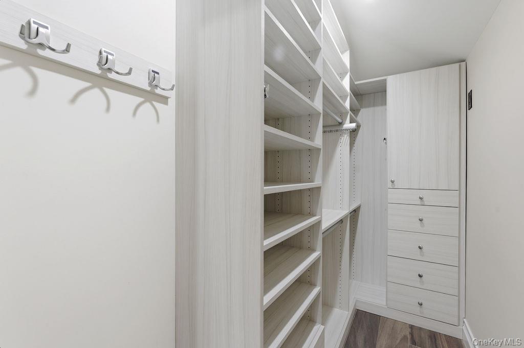 #18 photo, 160-14 83rd Street, कुईंस Howard Beach , NY 11414