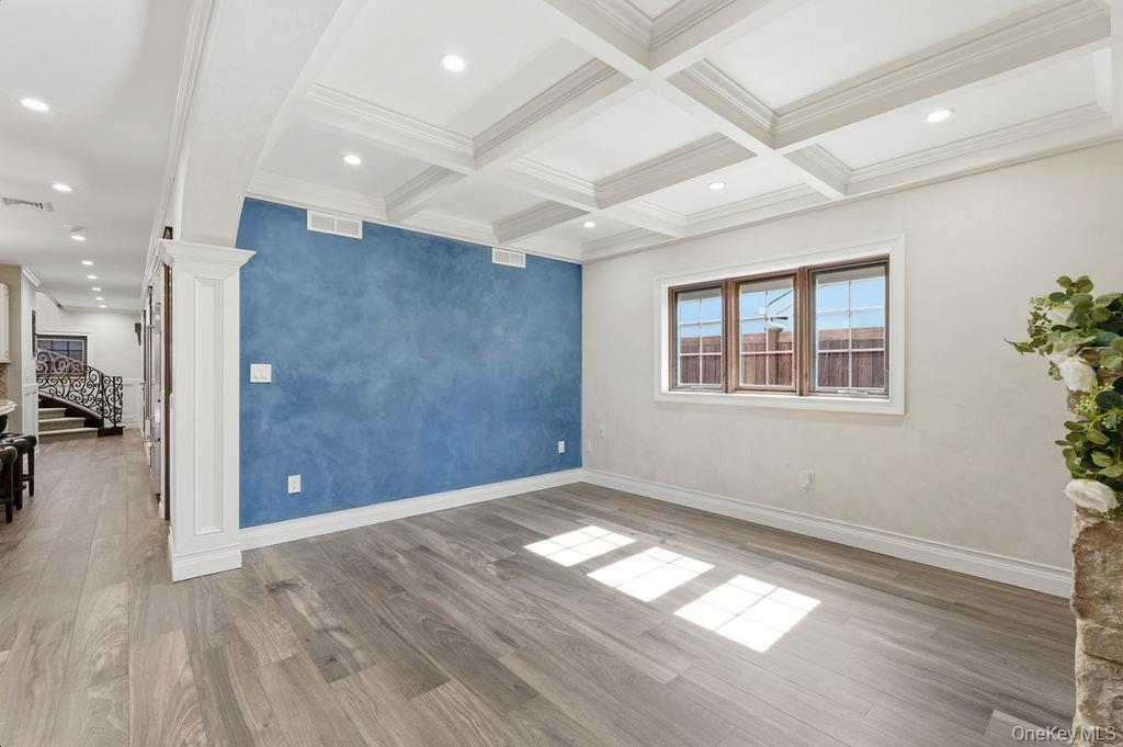 #6 photo, 160-14 83rd Street, कुईंस Howard Beach , NY 11414