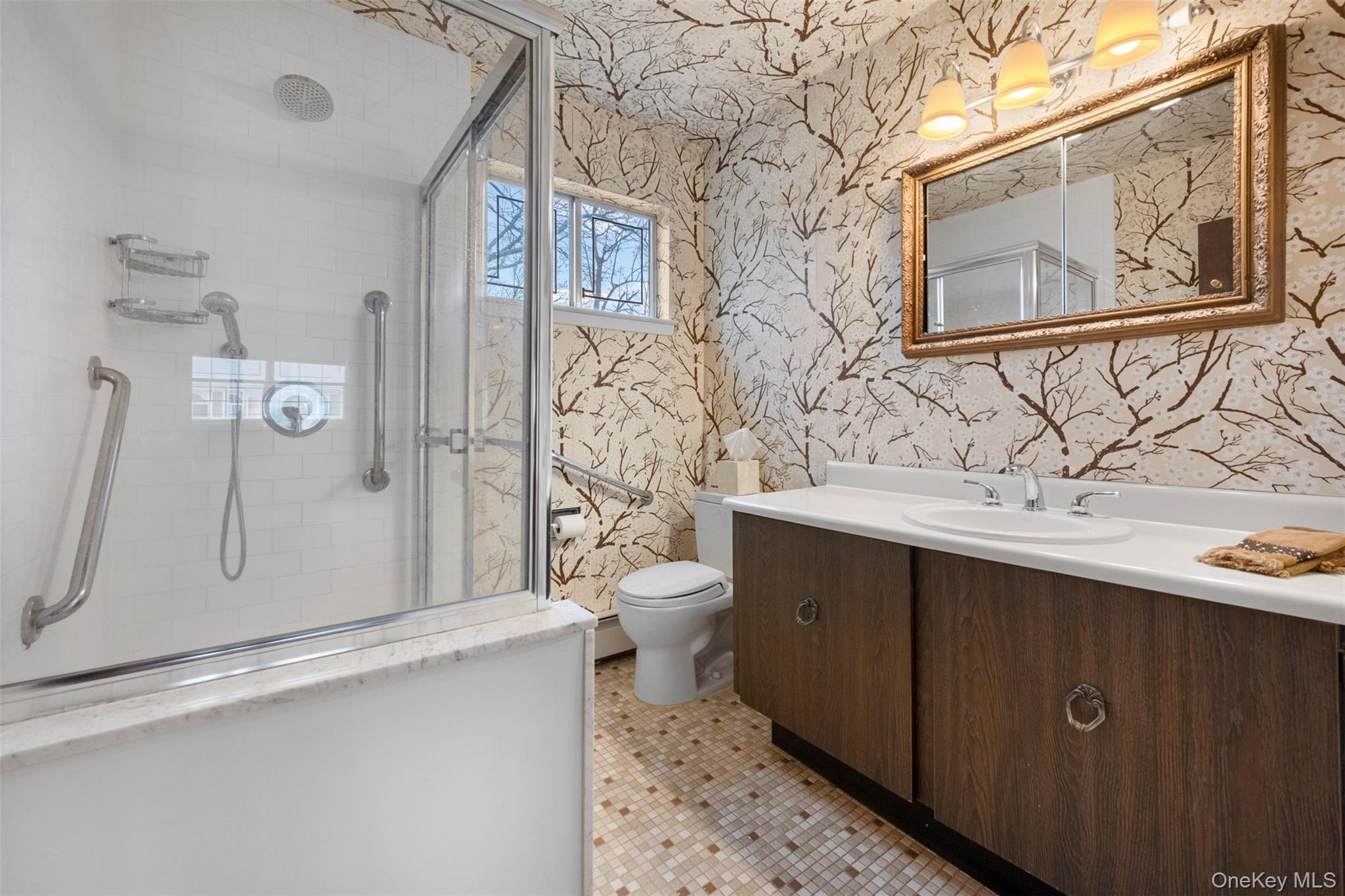 #17 photo, 36 West Terrace Road, नासाउ काउंटी Great Neck , NY 11021