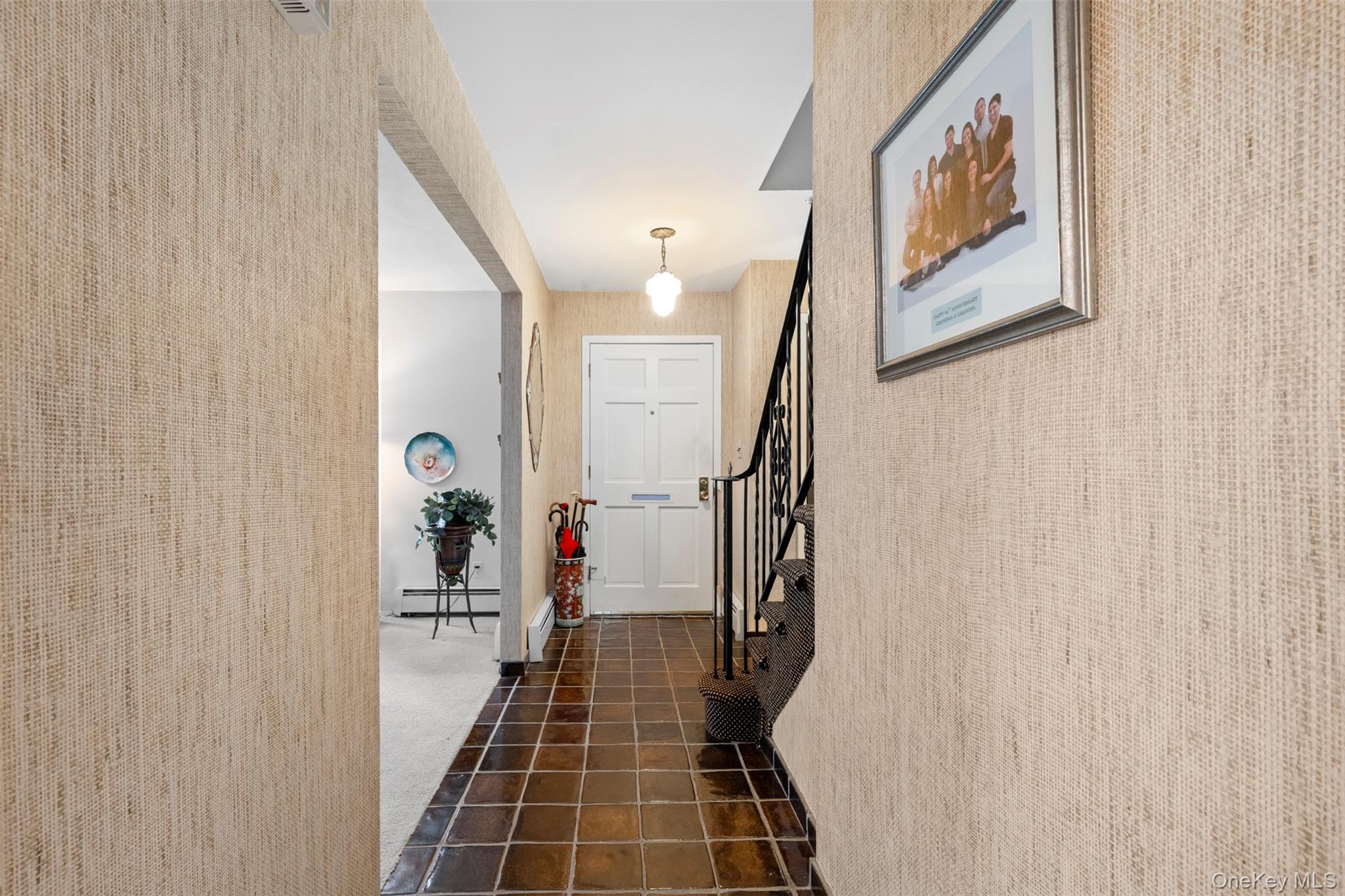 #2 photo, 36 West Terrace Road, नासाउ काउंटी Great Neck , NY 11021