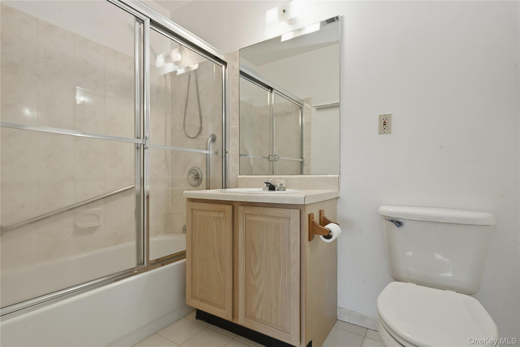 #10 photo, 54 School Street, ناسو Westbury , NY 11590