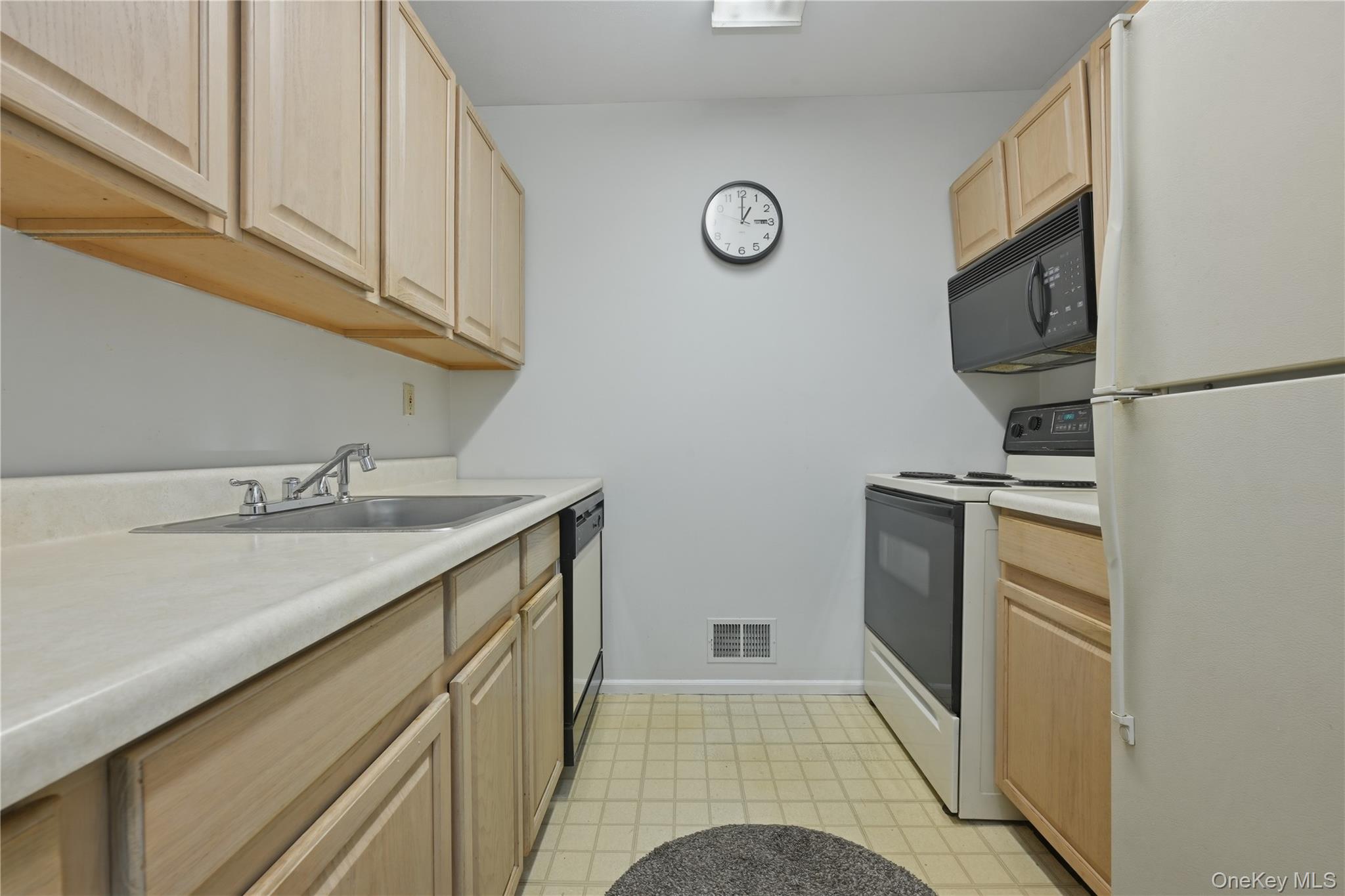 #6 photo, 54 School Street, ناسو Westbury , NY 11590