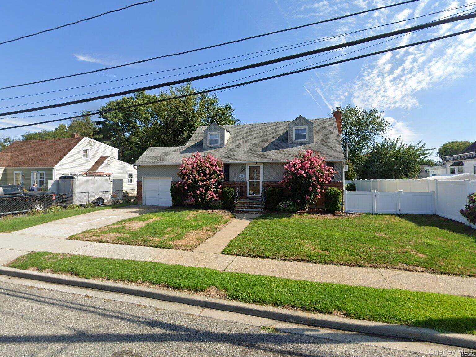 #1 photo, 54 Cypress Avenue, 長島 Bethpage , NY 11714