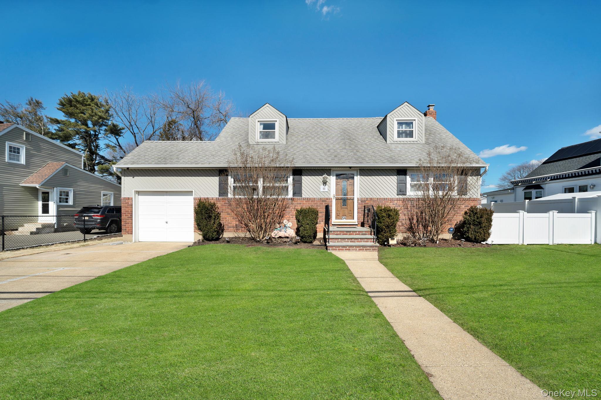 #2 photo, 54 Cypress Avenue, Bethpage , NY 11714