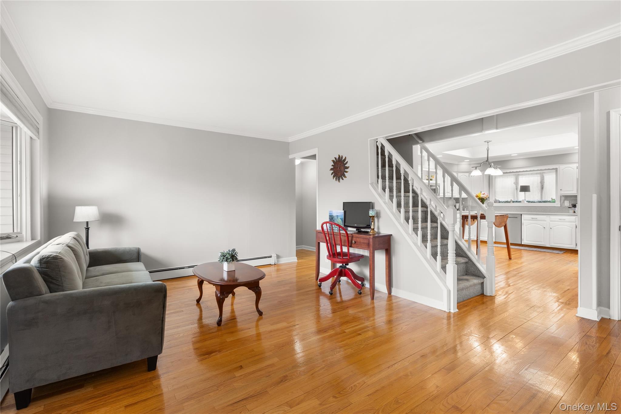 #2 photo, 89 Cotter Street, سوفولك West Islip , NY 11795