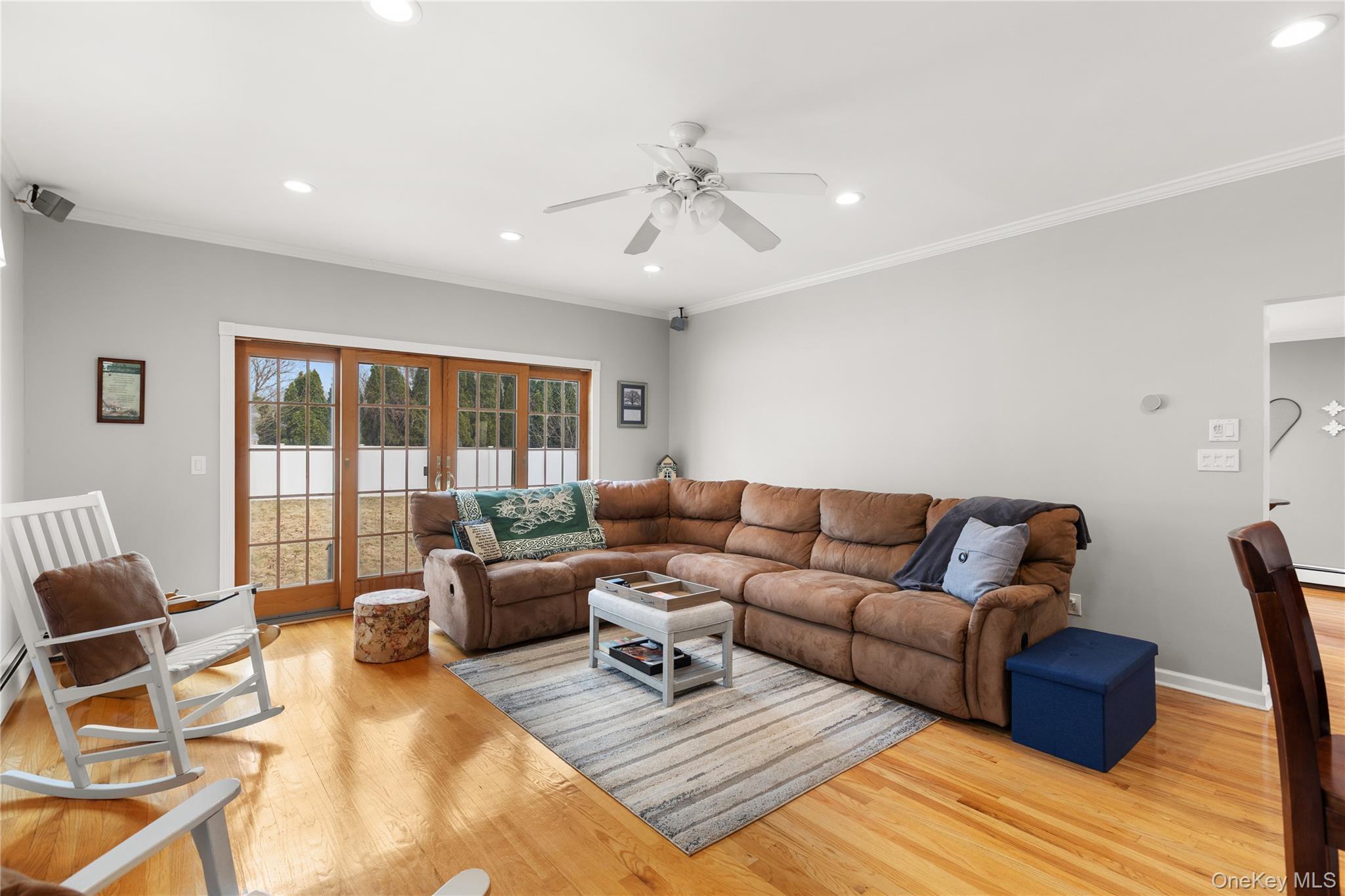 #9 photo, 89 Cotter Street, سوفولك West Islip , NY 11795