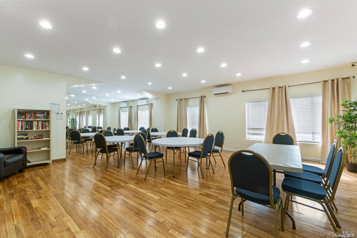 #8 photo, 25-40 Shore Boulevard, كوينز Astoria , NY 11102