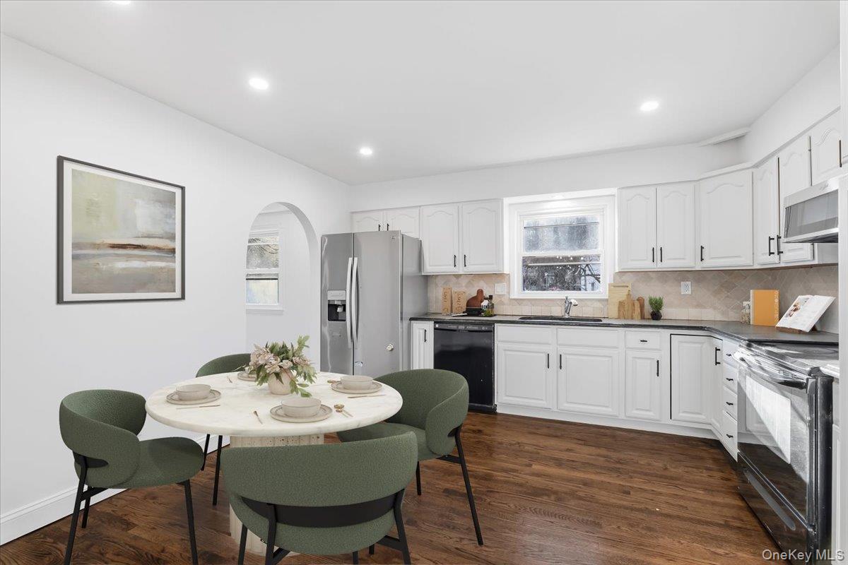 #9 photo, 21 Park Avenue, White Plains , NY 10607