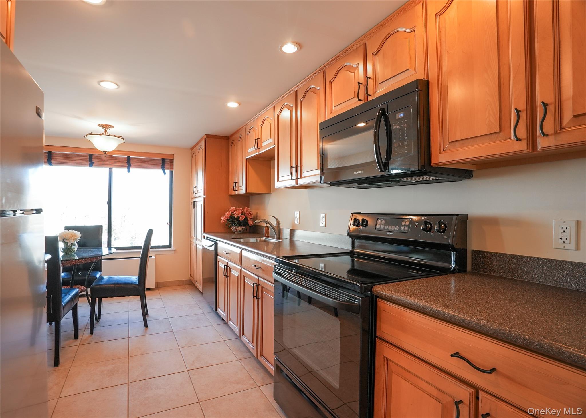 #14 photo, 400 High Point Drive, 纽约州 Hartsdale , NY 10530