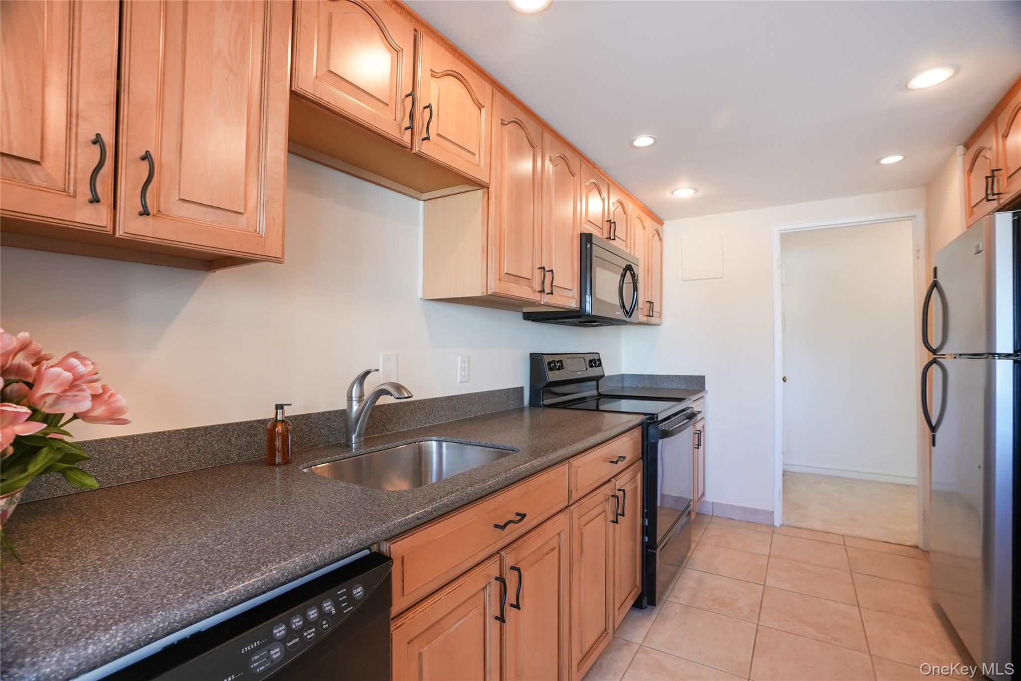 #15 photo, 400 High Point Drive, 纽约州 Hartsdale , NY 10530